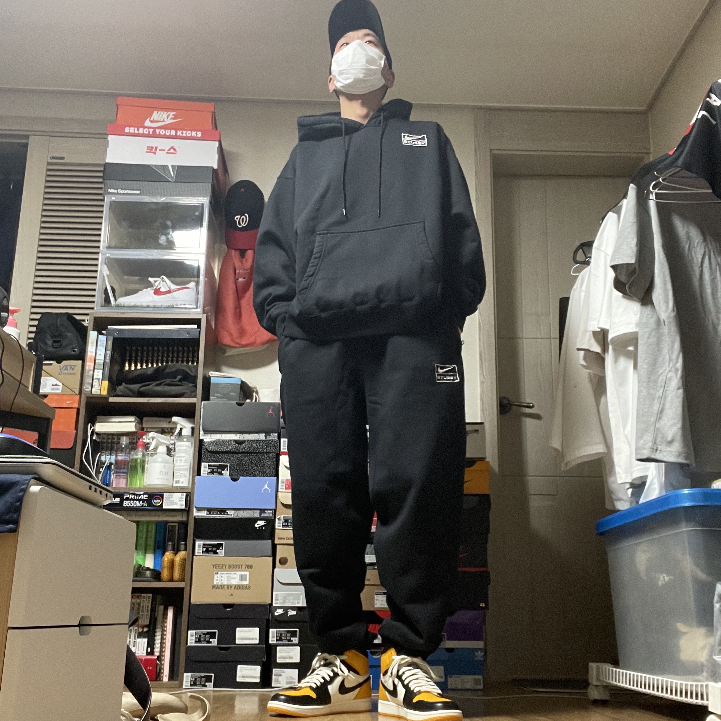 Nike x Stussy NRG RA Washed Pullover Hoodie Black (DN4028-010), Nike x Stussy NRG RA Washed Fleece Pants Black (DN4030-010) 착용 스타일