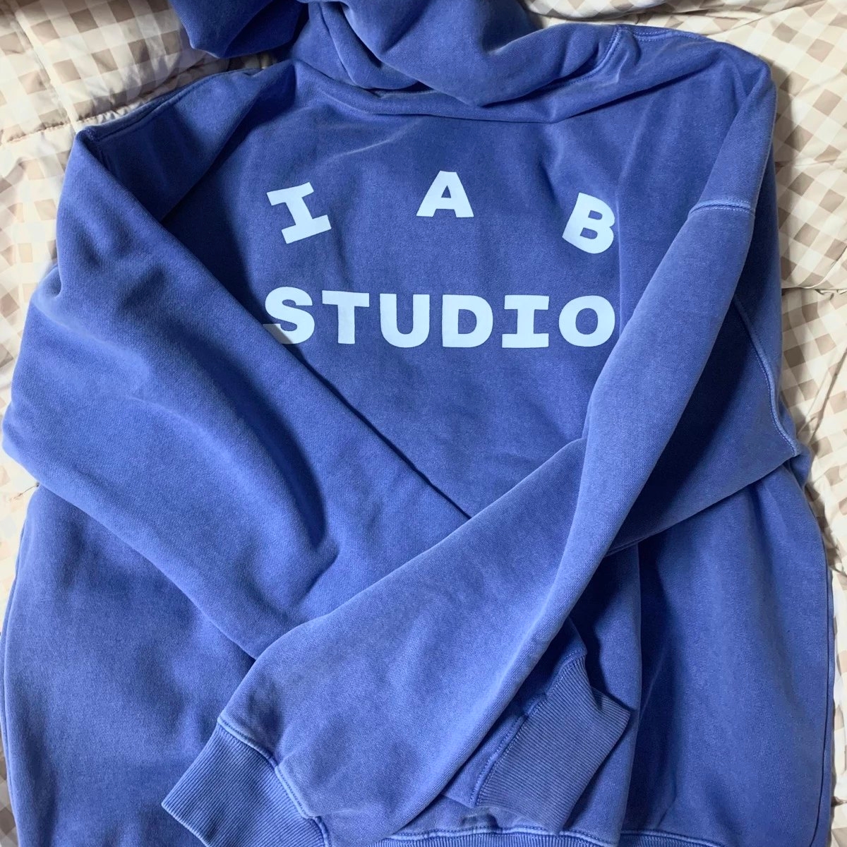 IAB Studio Pigment Hoodie Royal Blue - 22FW 착용 스타일
