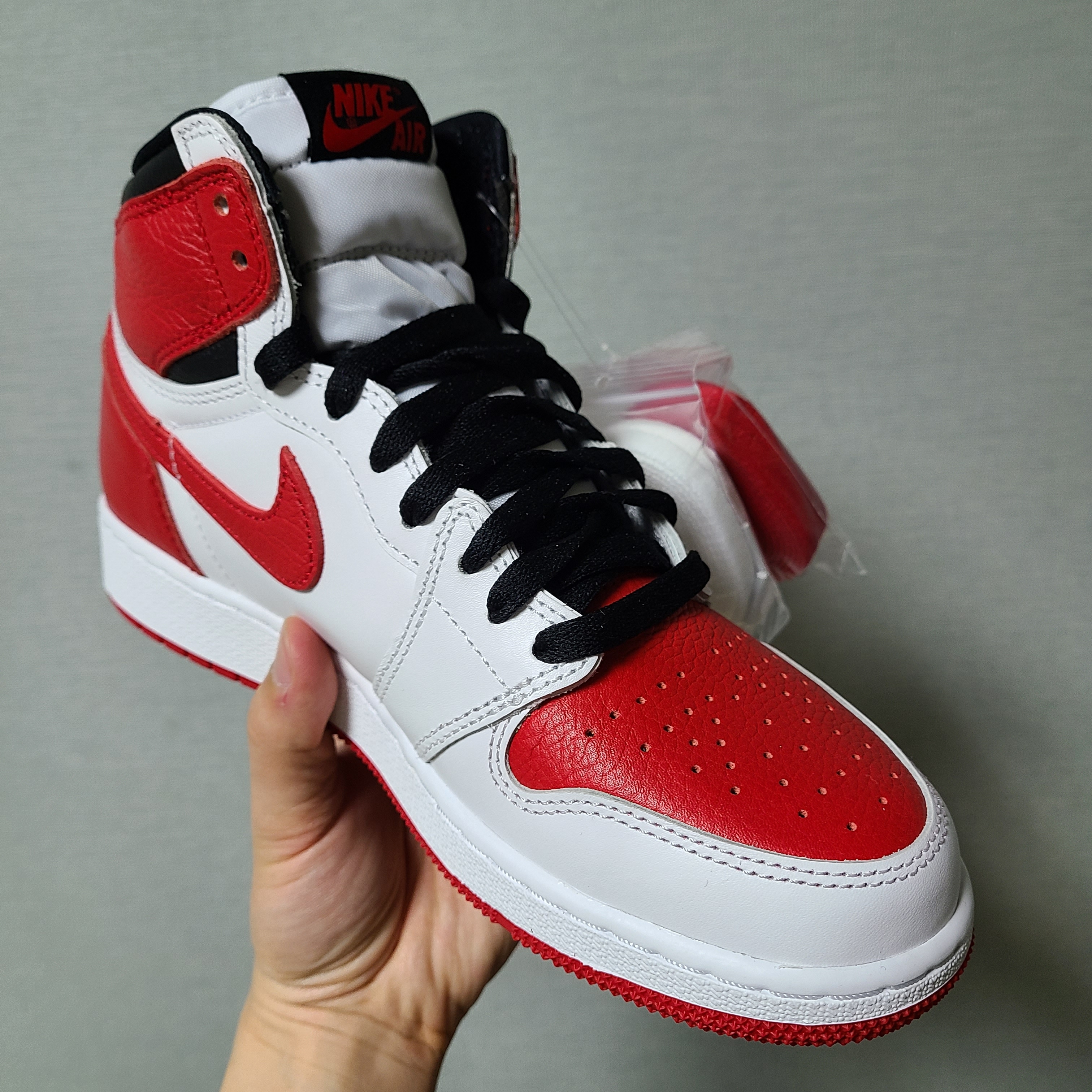 Jordan 1 Retro High OG Heritage, (GS) Jordan 1 Retro High OG Heritage 착용 스타일 - 3