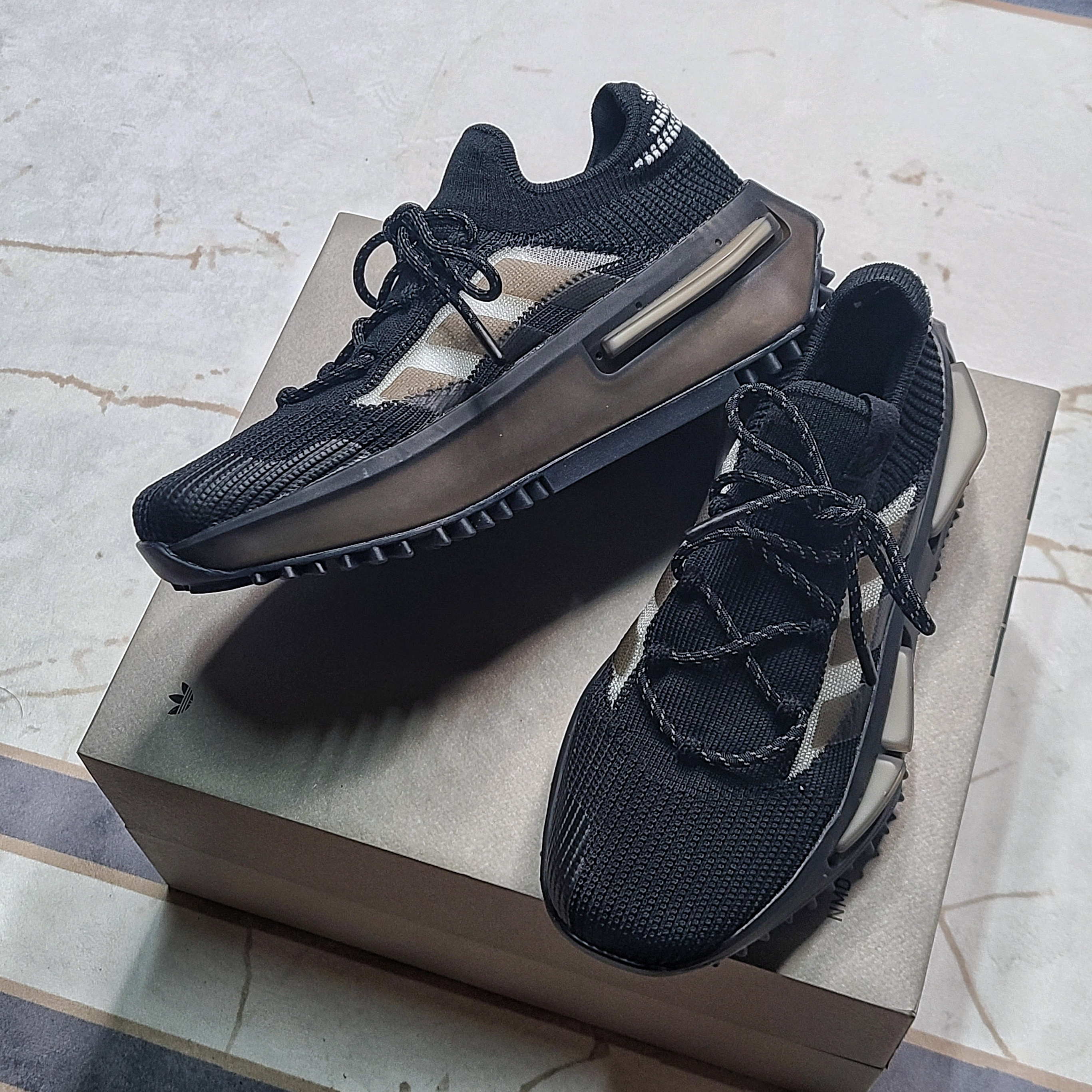 Adidas NMD S1 Core Black 착용 스타일 - 1