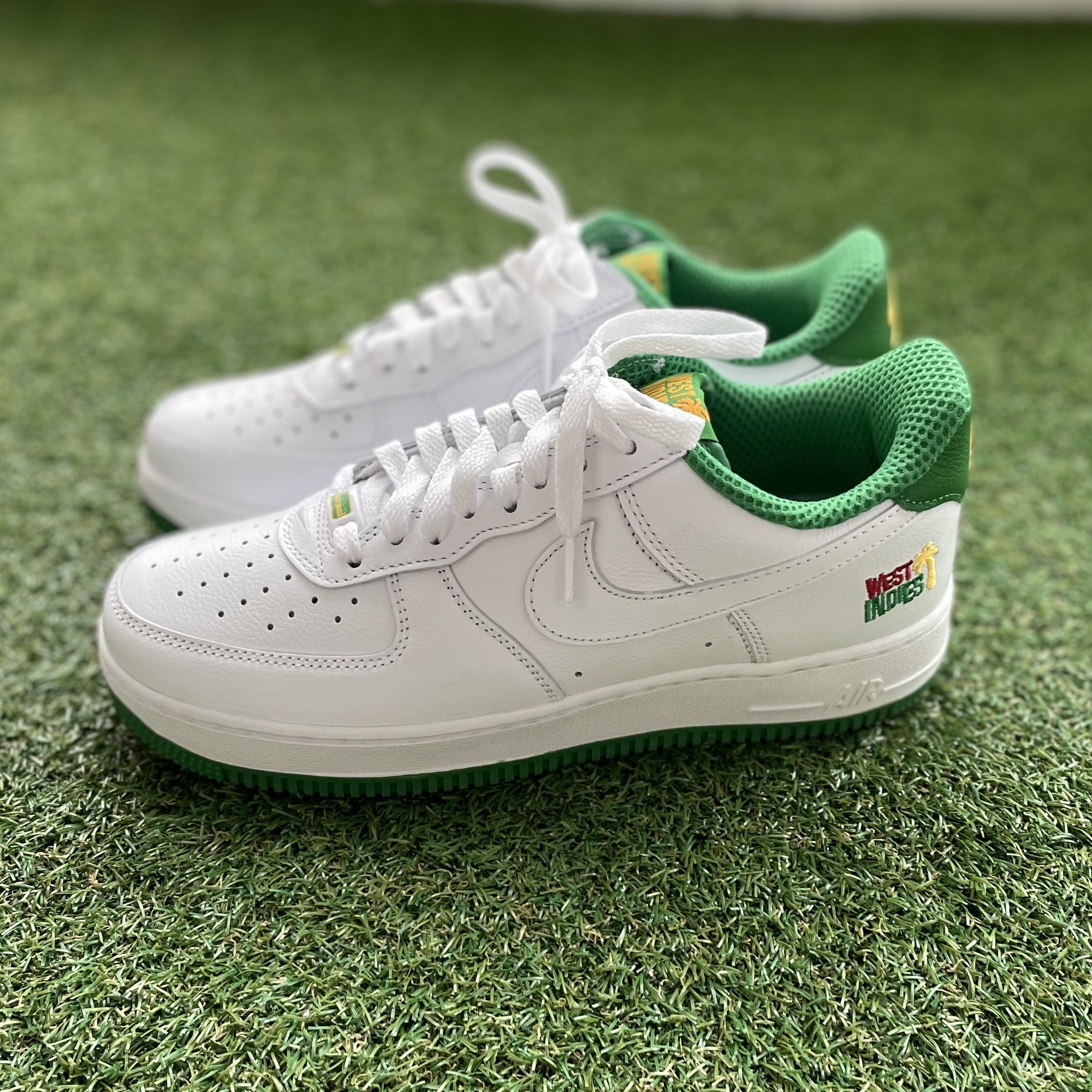 Nike Air Force 1 Low Retro QS West Indies Classic Green 착용 스타일