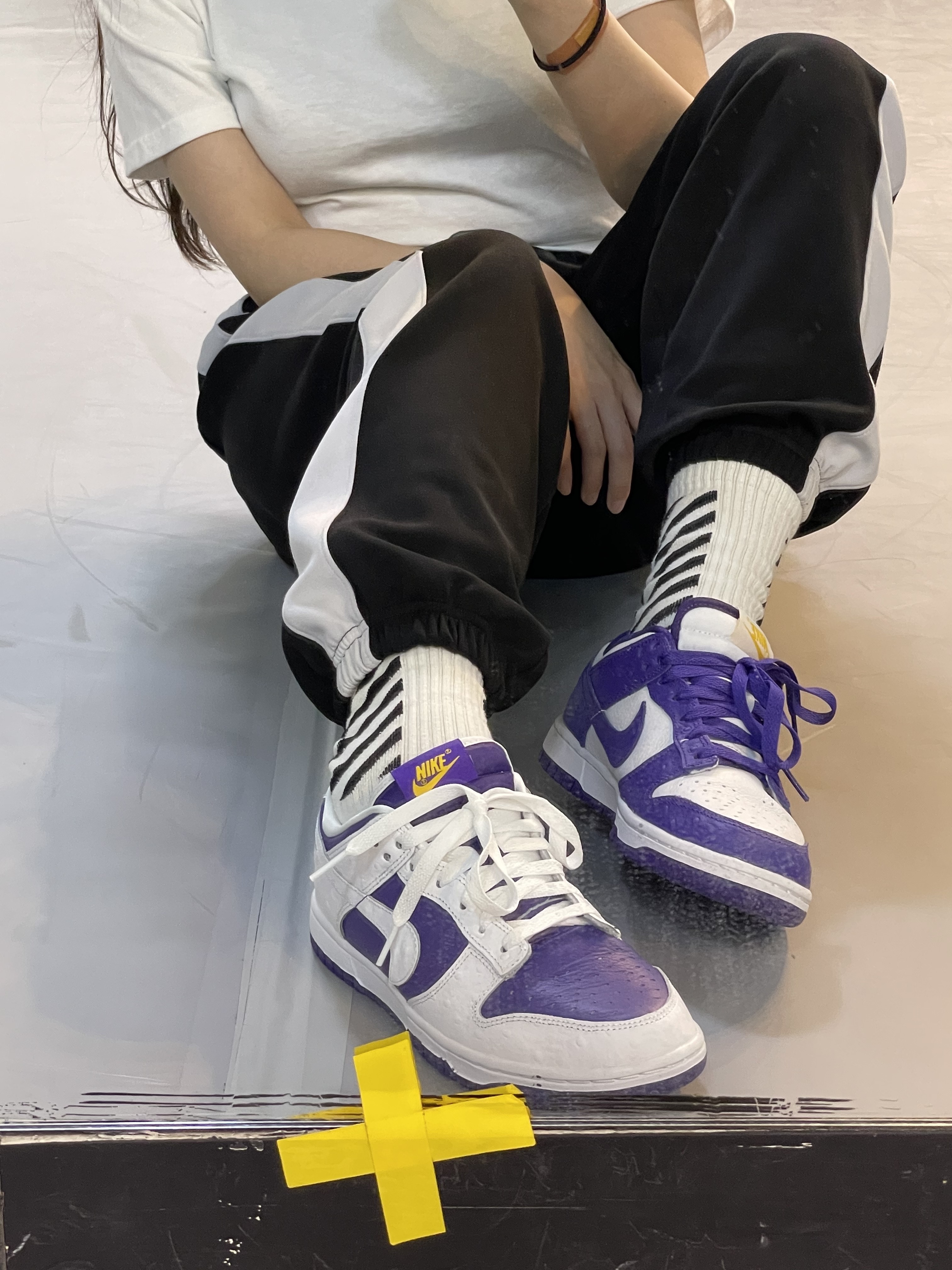 (W) Nike Dunk Low SE Flip 착용 스타일 - 2