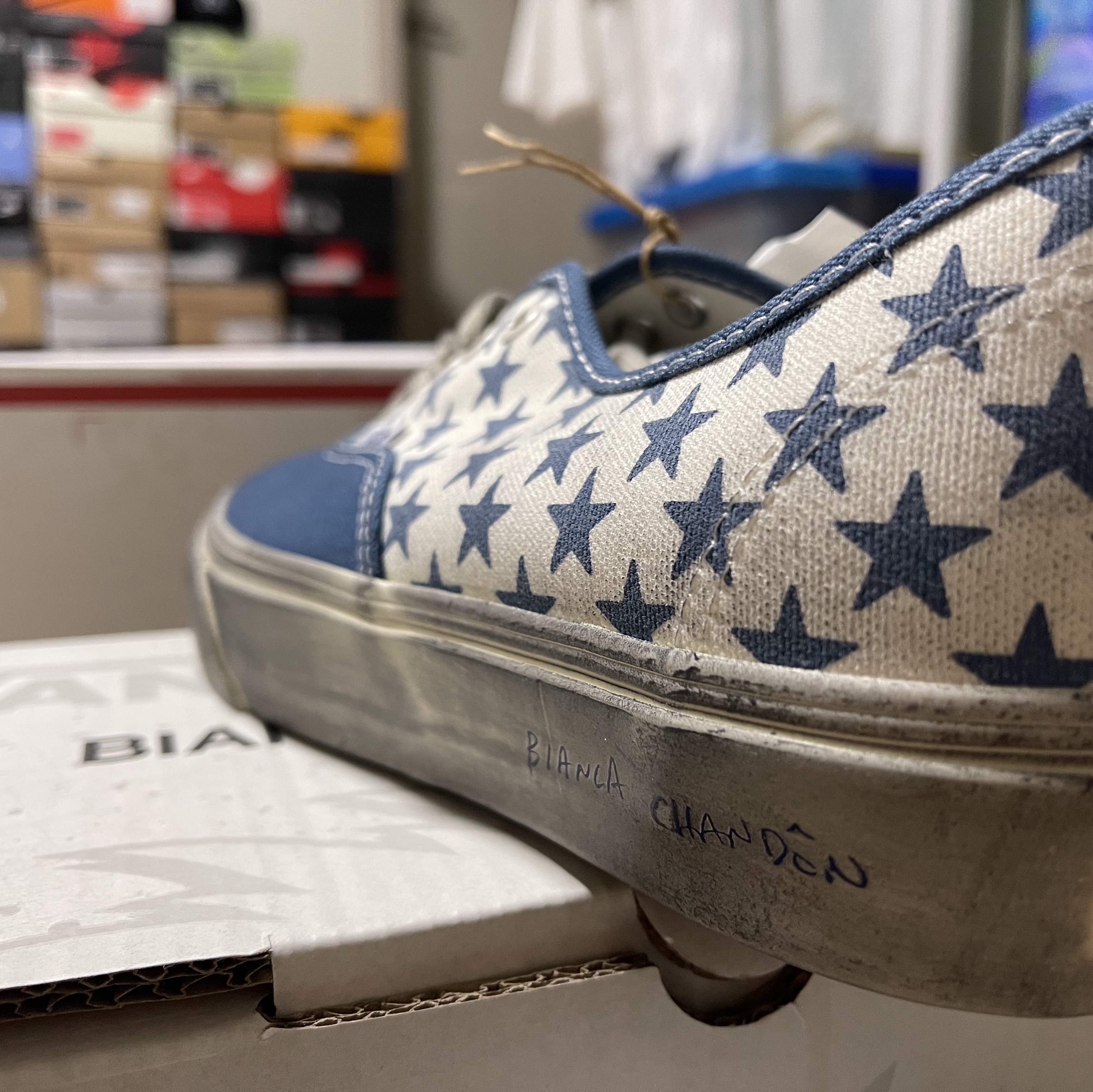 Vans Vault x Bianca Chandon Authentic LX Stressed Navy White 착용 스타일 - 1