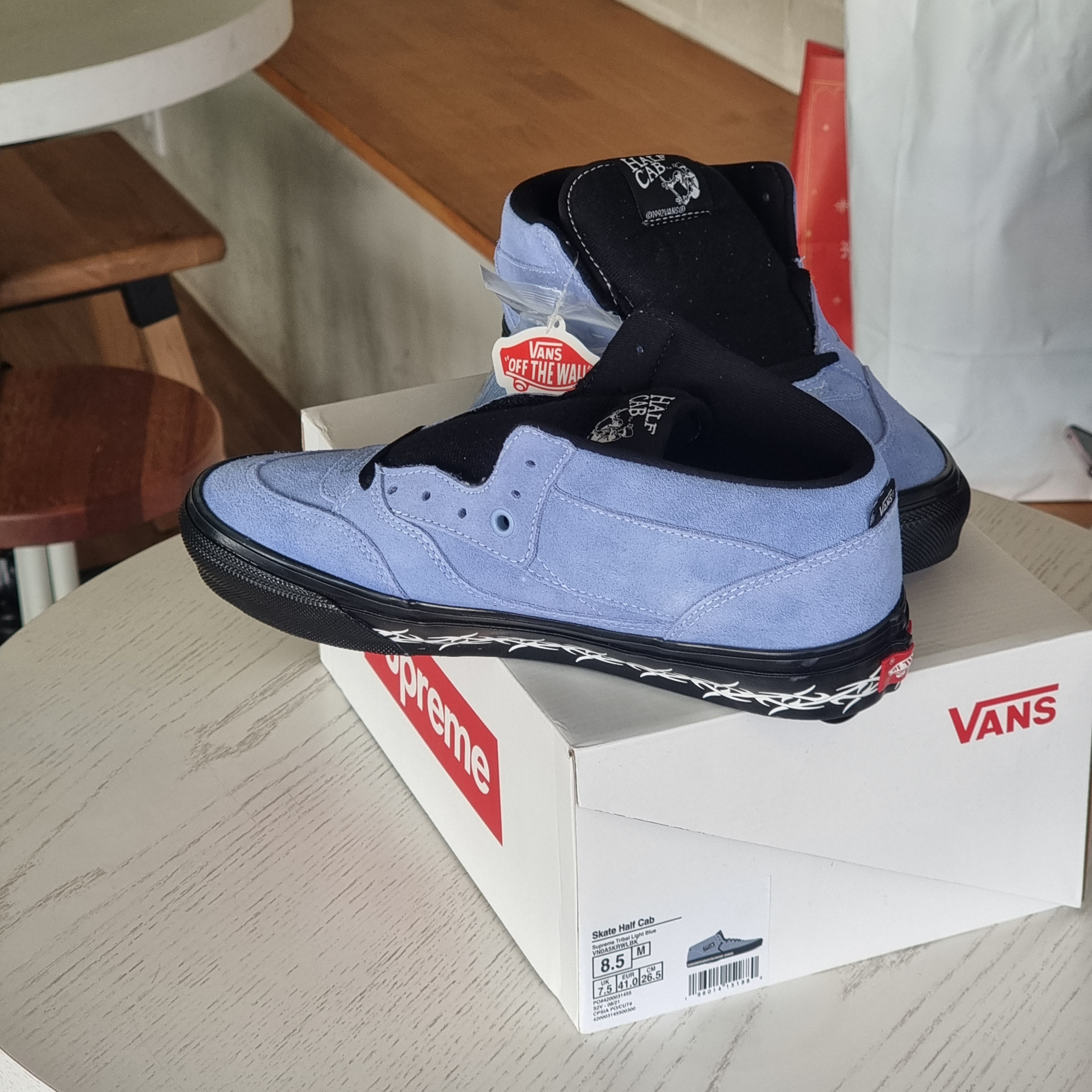 Vans x Supreme Skate Half Cab Tribal Light Blue 착용 스타일 - 1