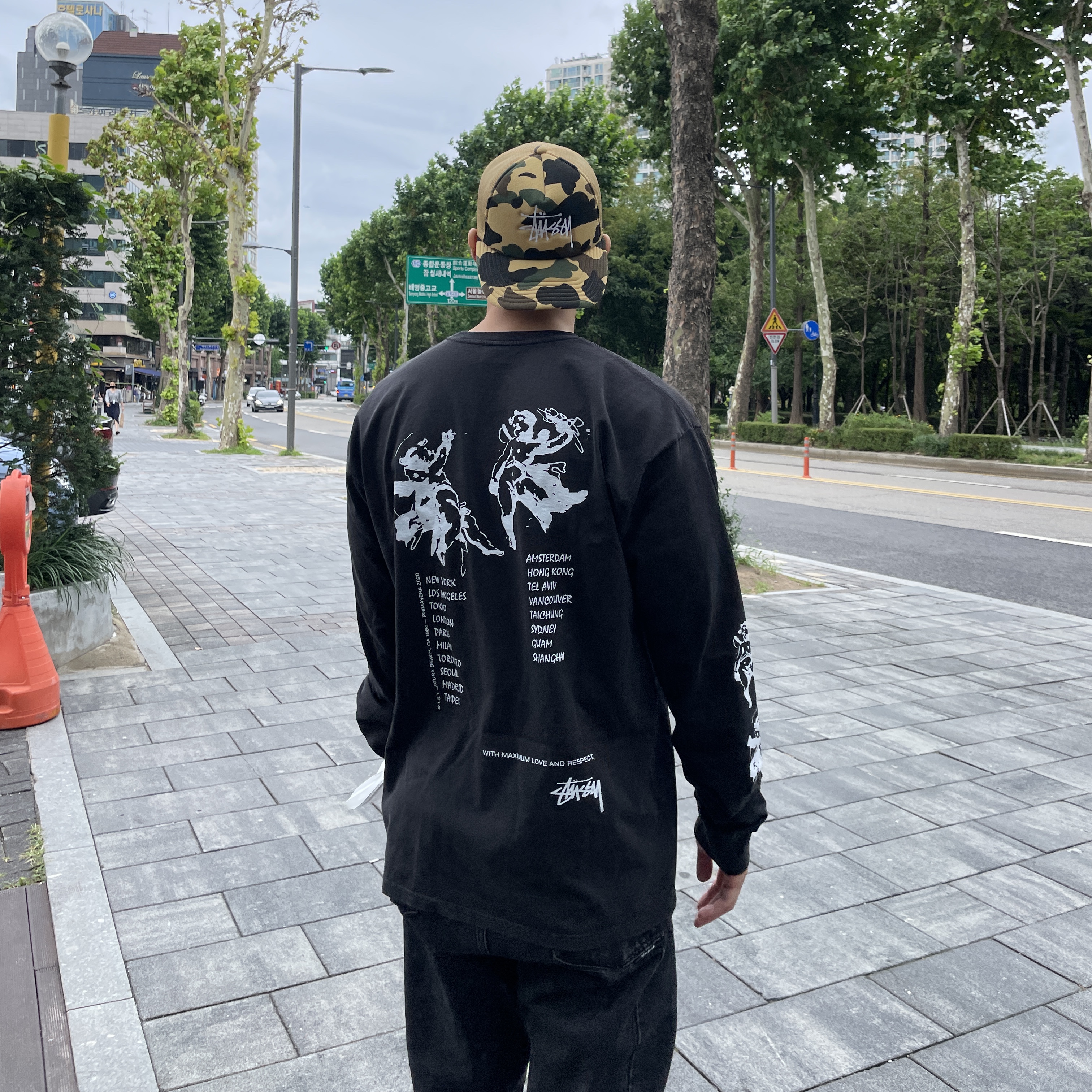 Stussy x BAPE Trucker Cap Yellow, Stussy Angels Pigment Dyed LS T-Shirt Black 착용 스타일