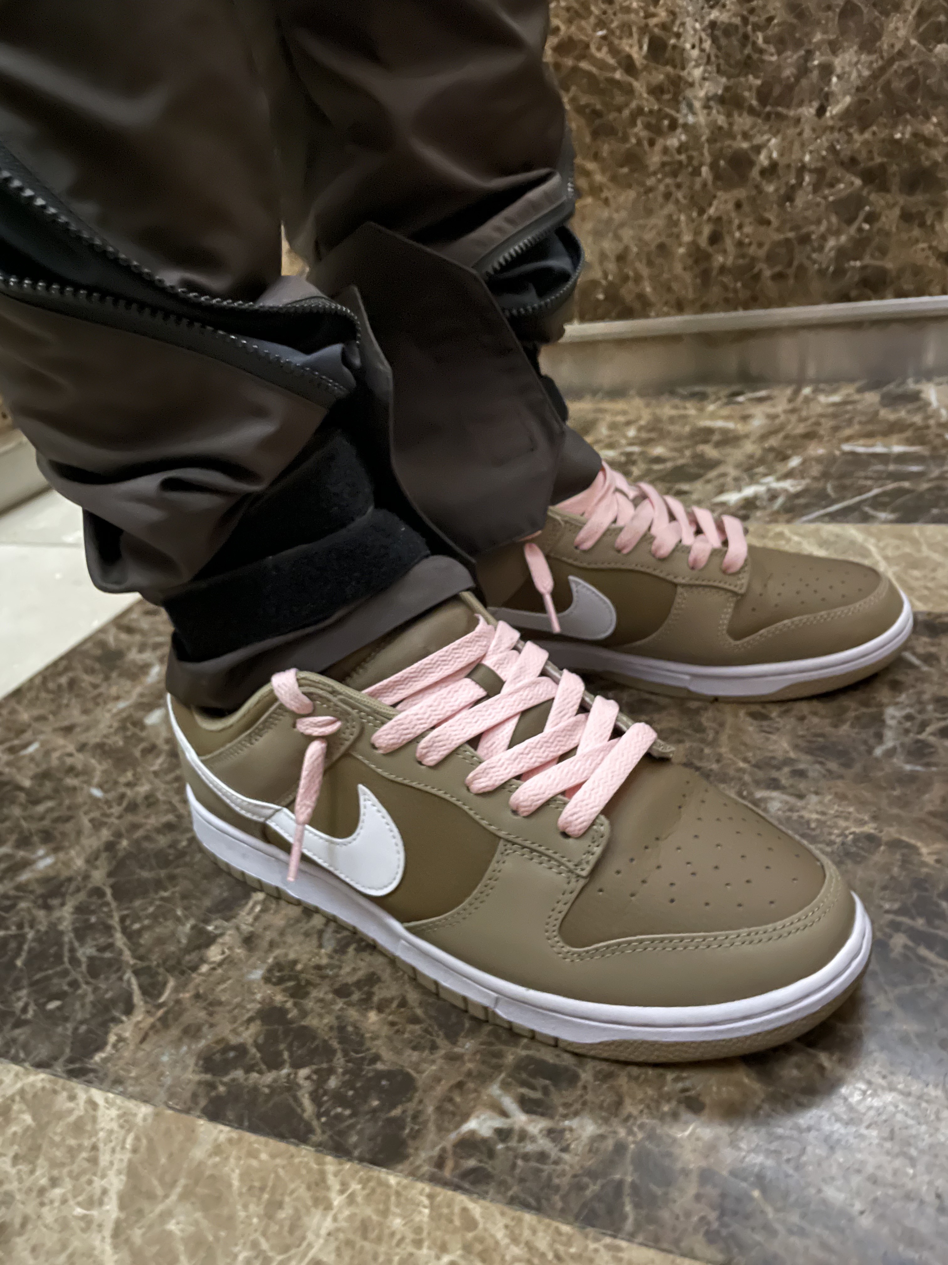 Nike Dunk Low Retro Khaki Hazel Rush 착용 스타일 - 3