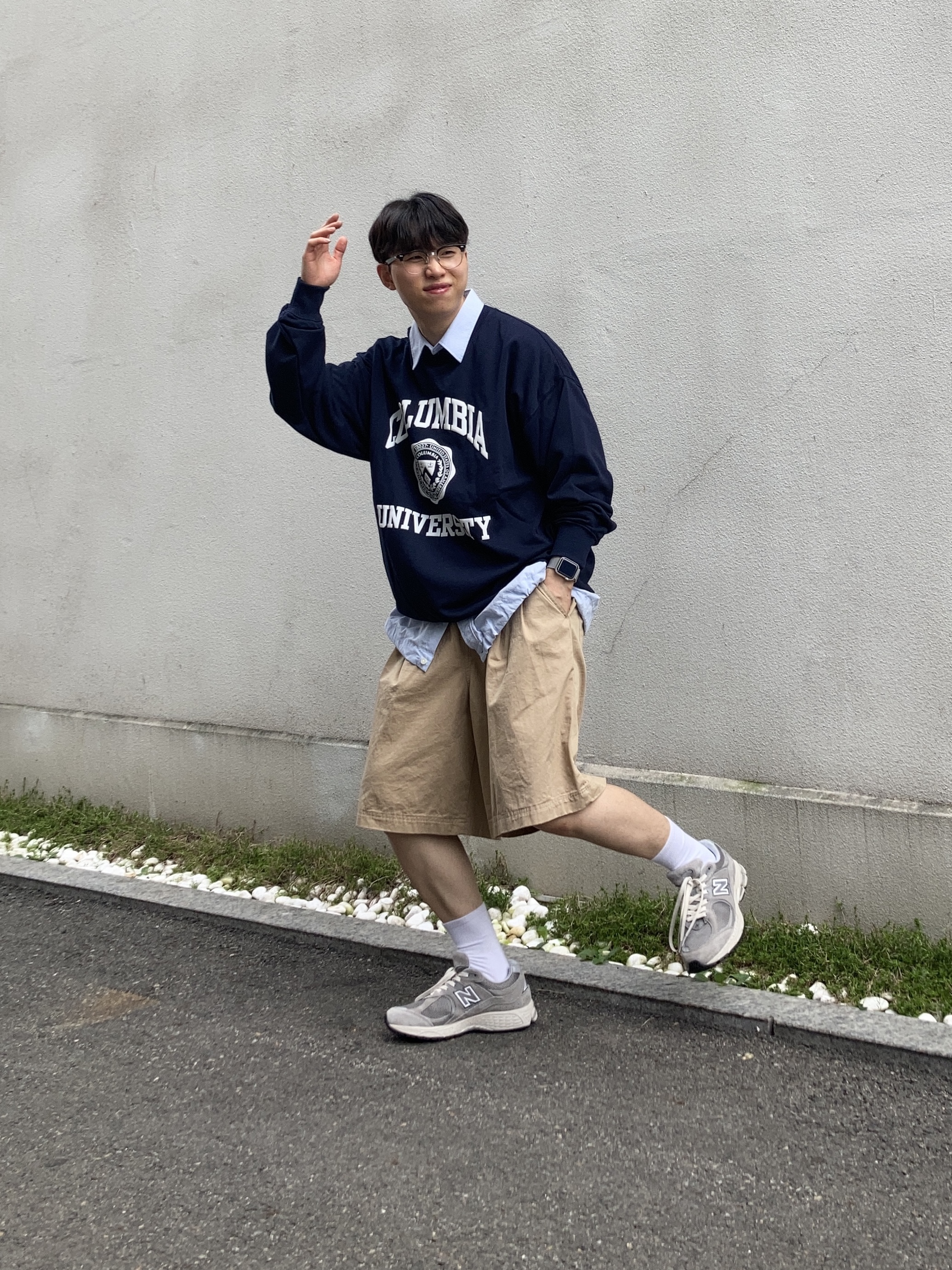 New Balance 2002R Grey 착용 스타일 - 1