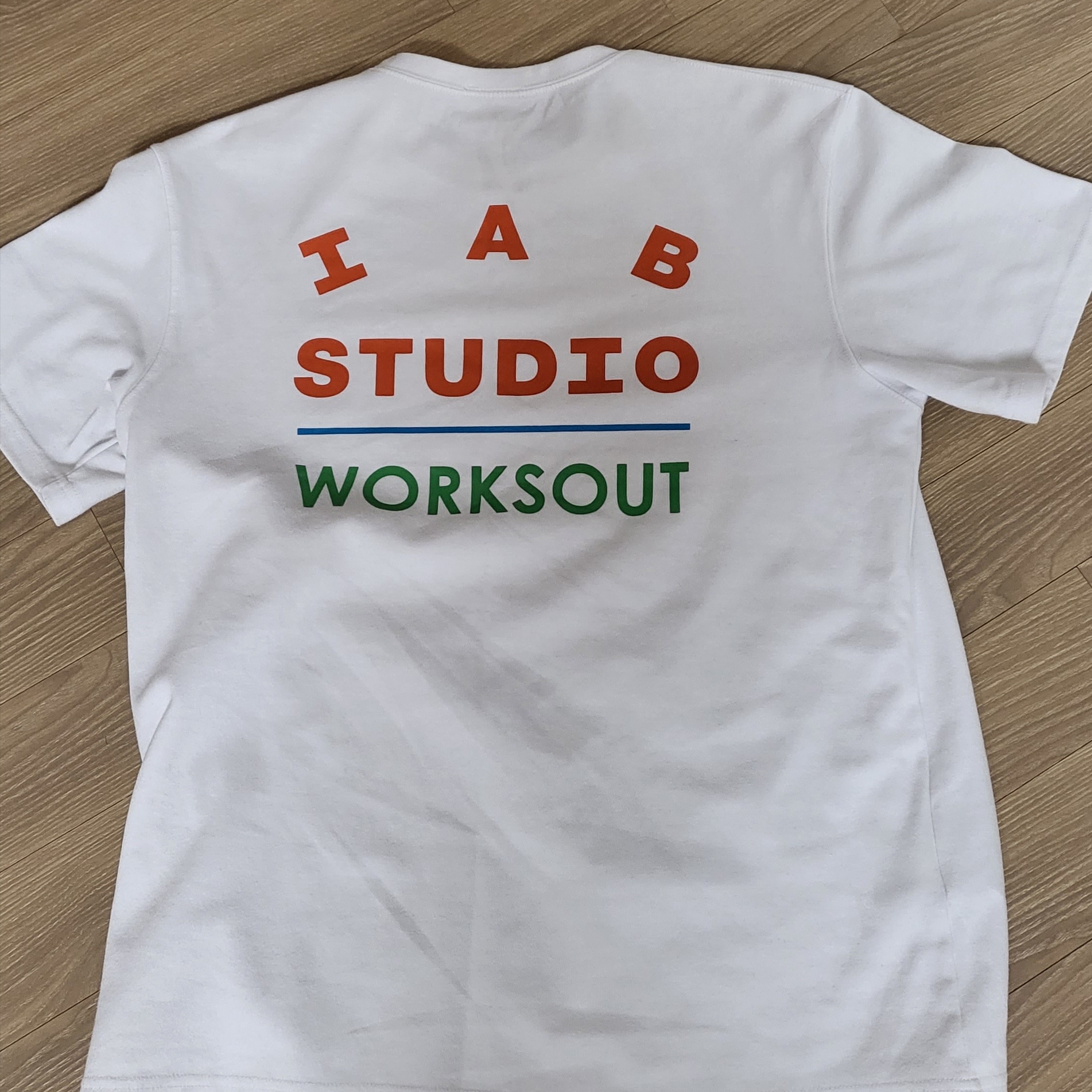IAB Studio T-Shirt White for Worksout 착용 스타일