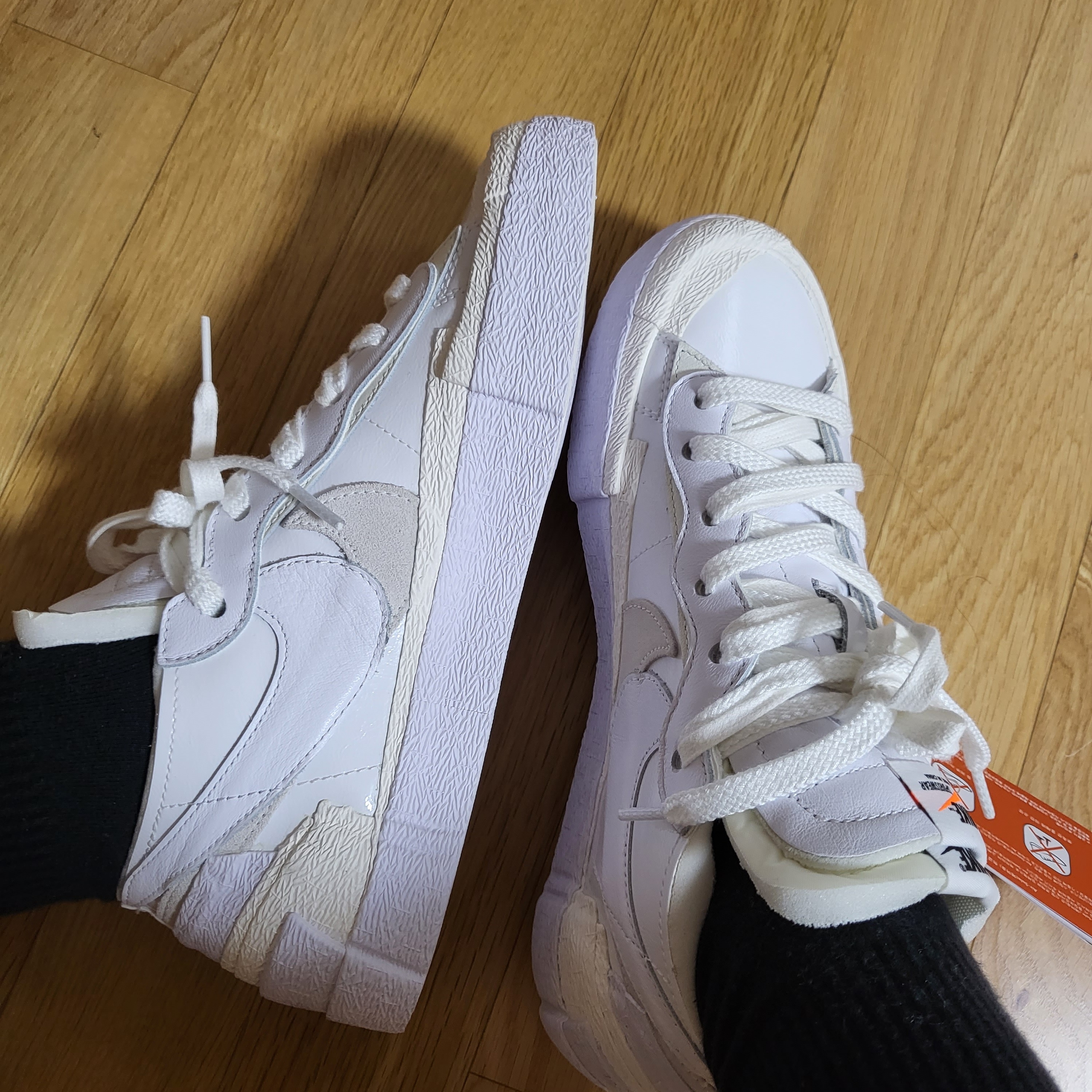 Nike x Sacai Blazer Low White Patent Leather 착용 스타일
