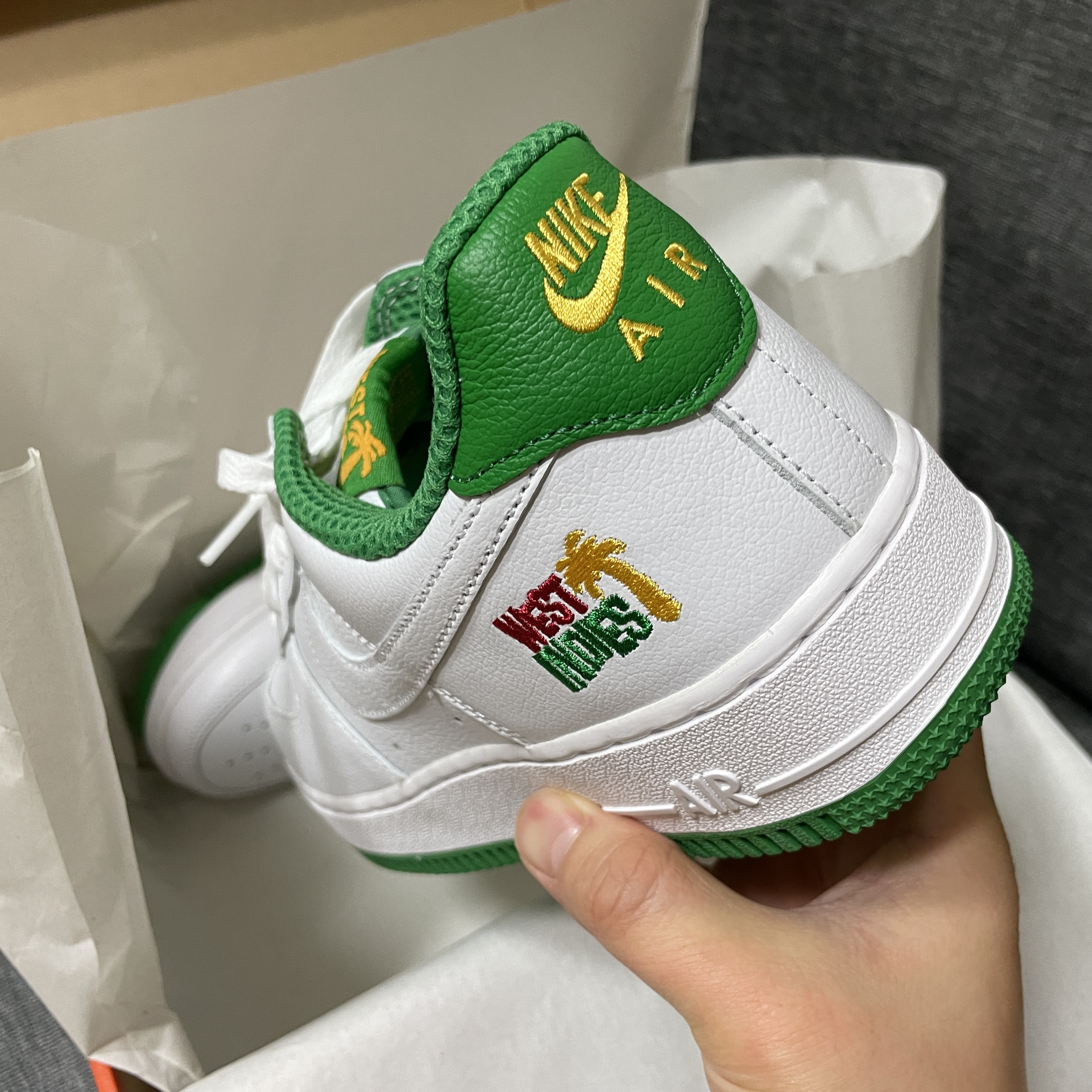 Nike Air Force 1 Low Retro QS West Indies Classic Green 착용 스타일 - 3