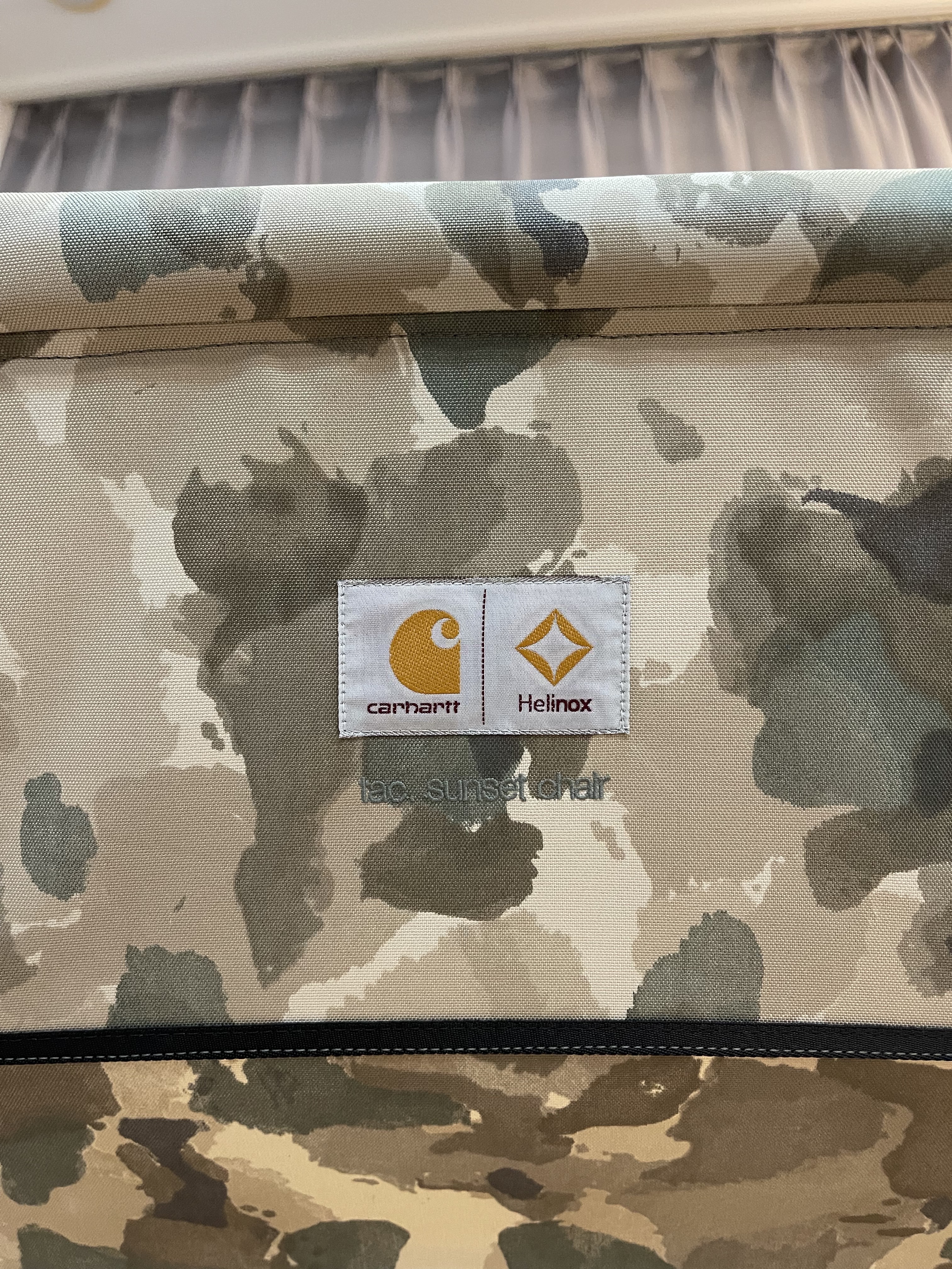 Helinox x Carhartt WIP Tactical Sunset Chair Camo Tide 착용 스타일 - 3