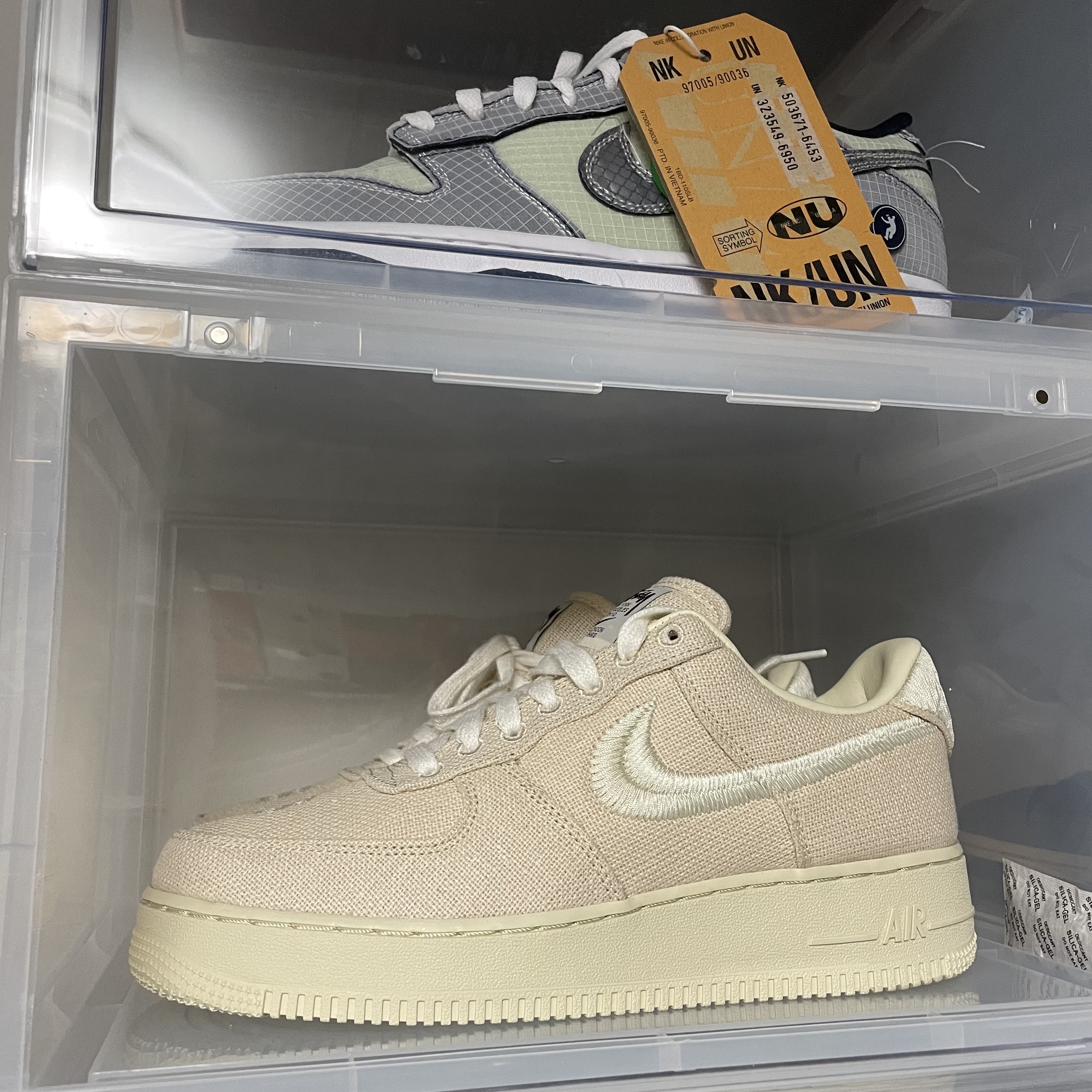 Nike x Stussy Air Force 1 Low Fossil, Nike x Union Dunk Low Passport Pack Pistachio 착용 스타일