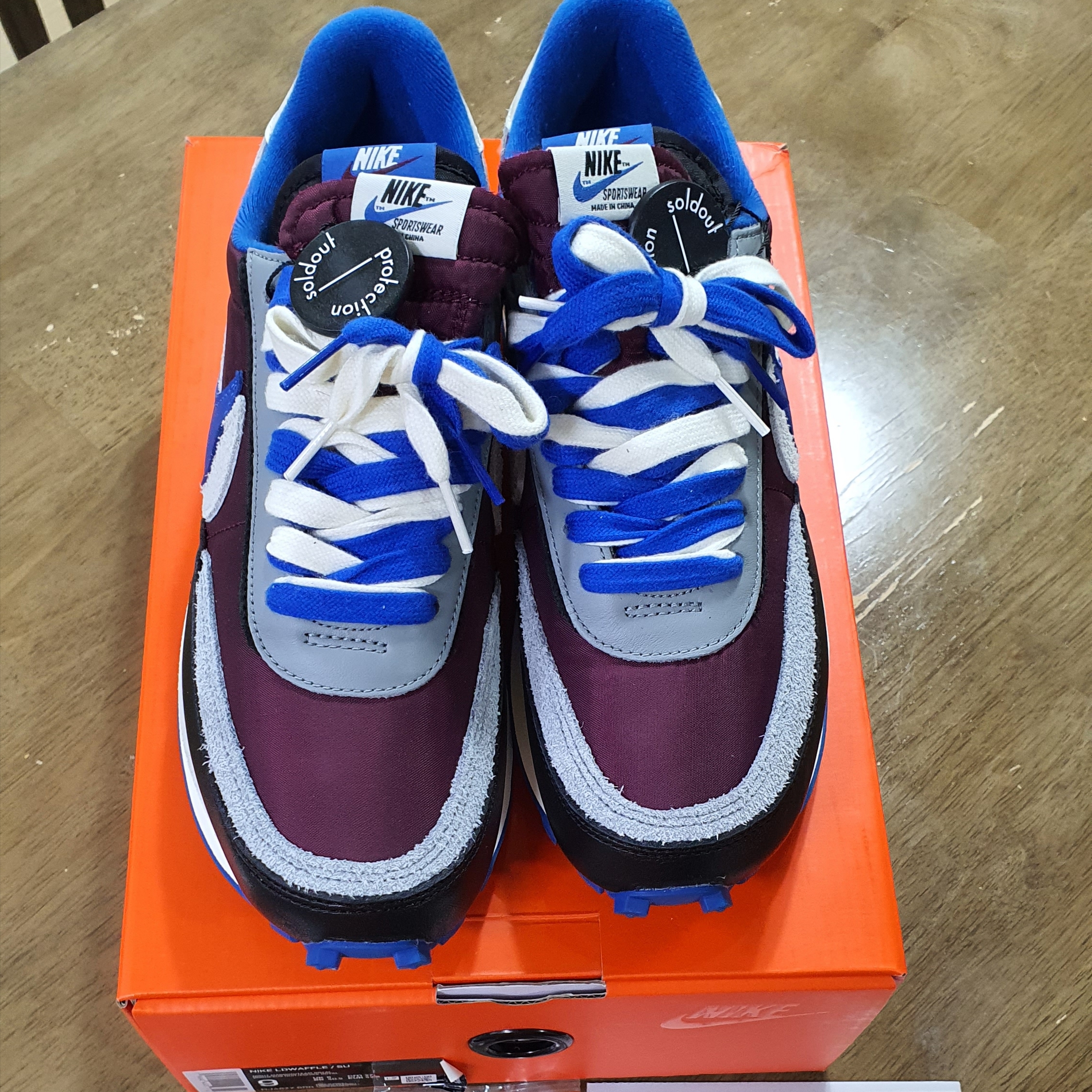 Nike x Sacai x Undercover LDWaffle Night Maroon Team Royal 착용 스타일 - 3
