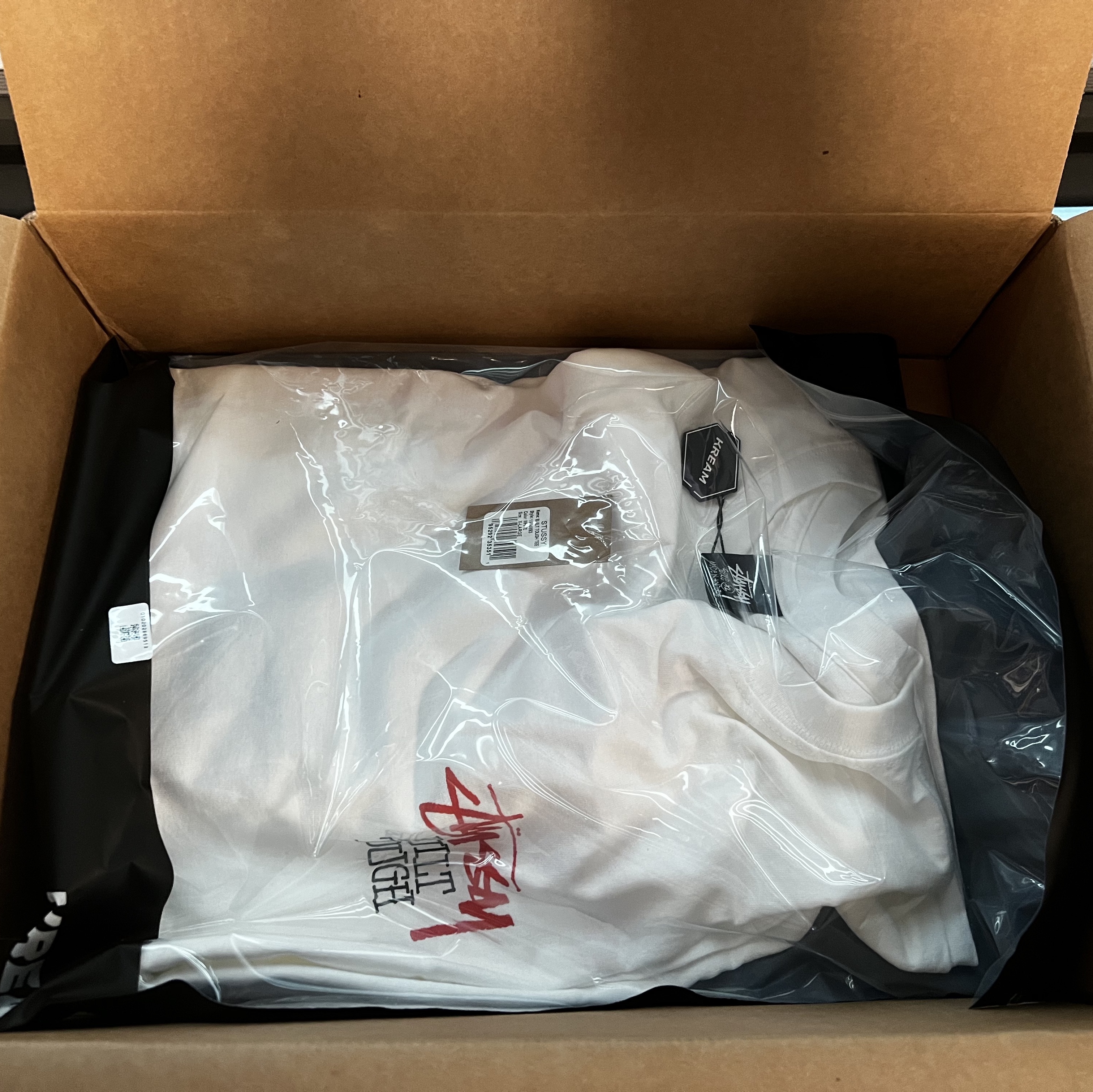 Stussy Built Tough T-Shirt White 착용 스타일 - 1