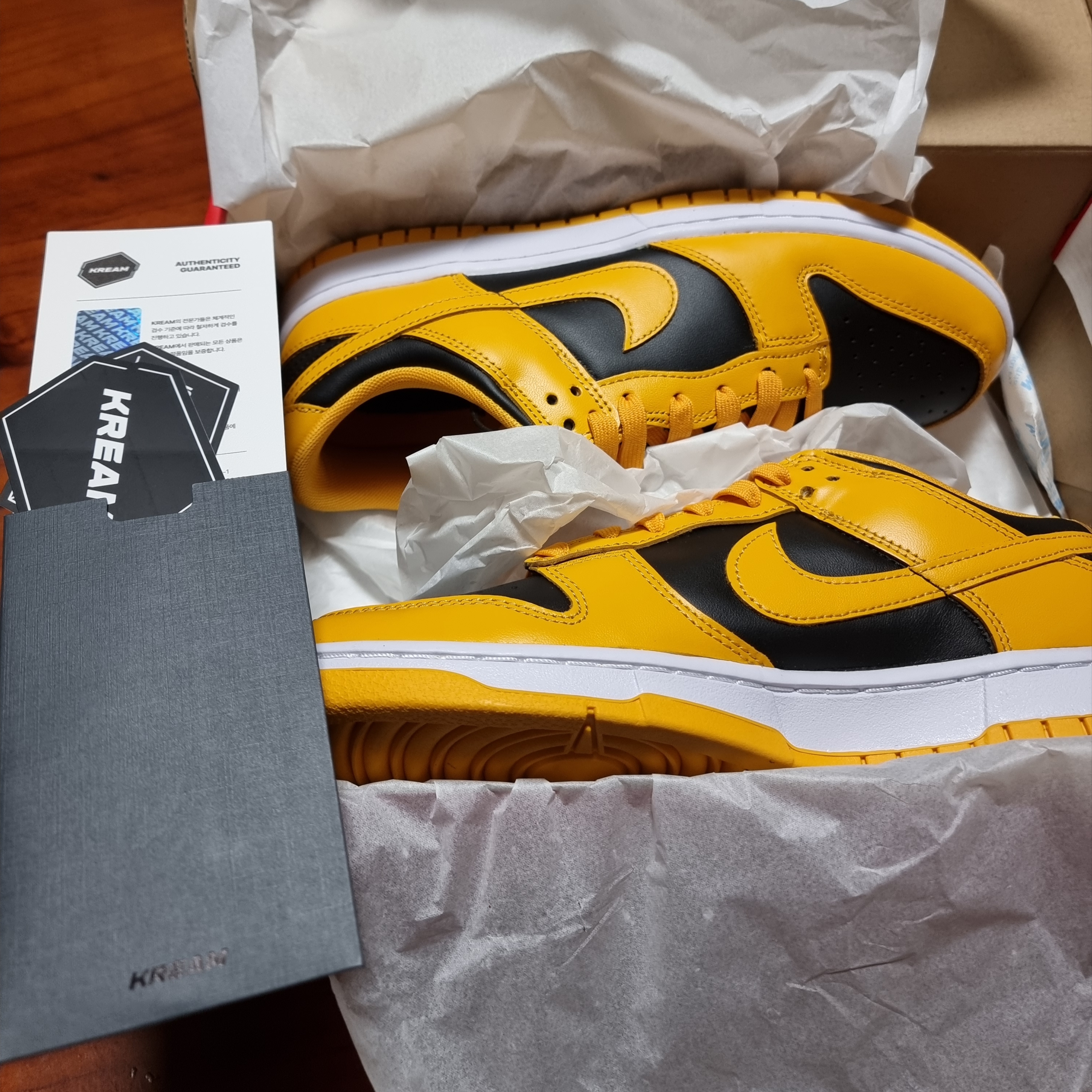 Nike Dunk Low Retro Championship Goldenrod 착용 스타일
