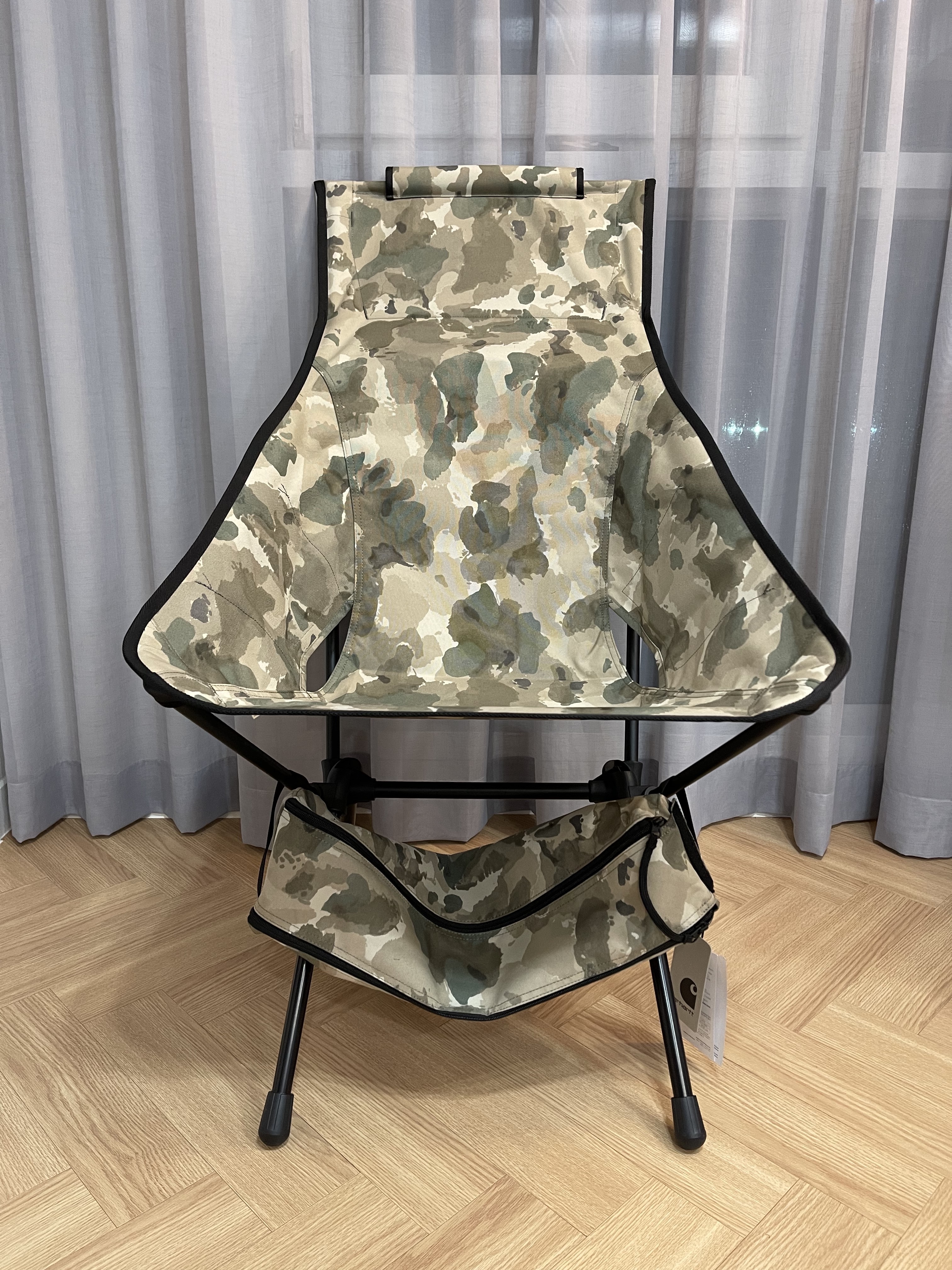 Helinox x Carhartt WIP Tactical Sunset Chair Camo Tide 착용 스타일 - 2