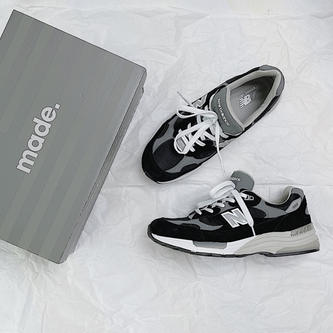 New Balance 992 Made in USA Black Grey 착용 스타일