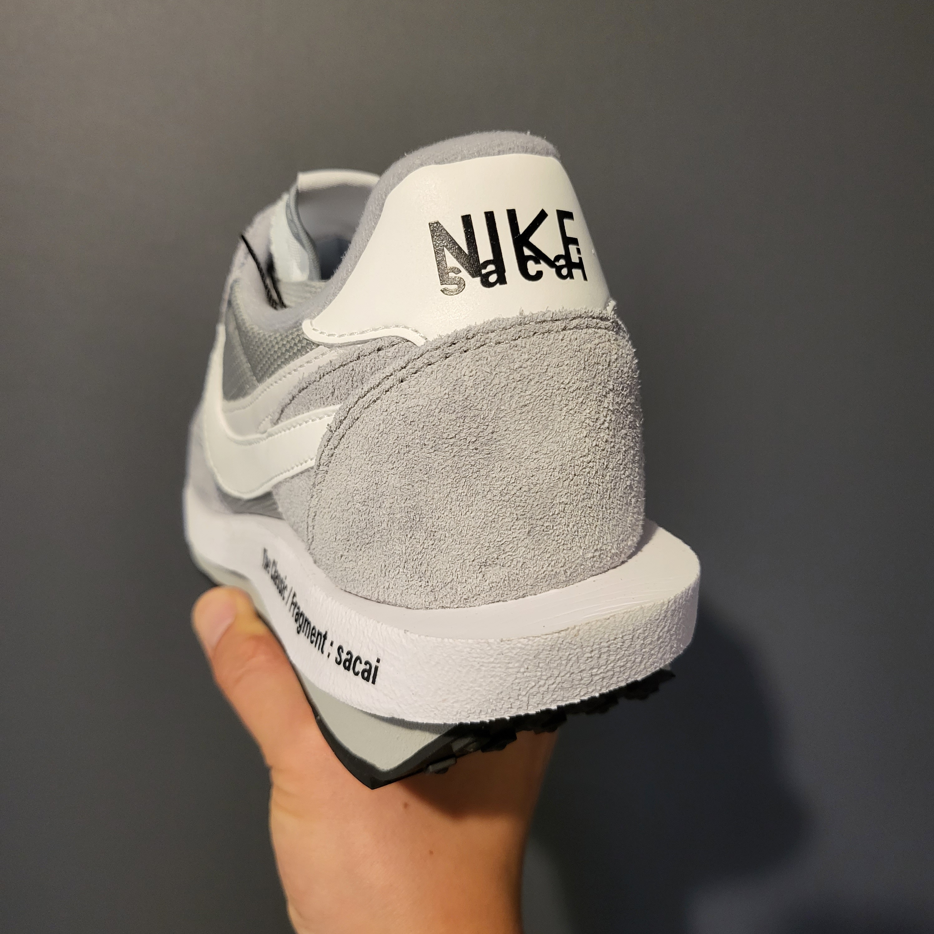 Nike x Sacai x Fragment LDWaffle Light Smoke Grey 착용 스타일 - 2