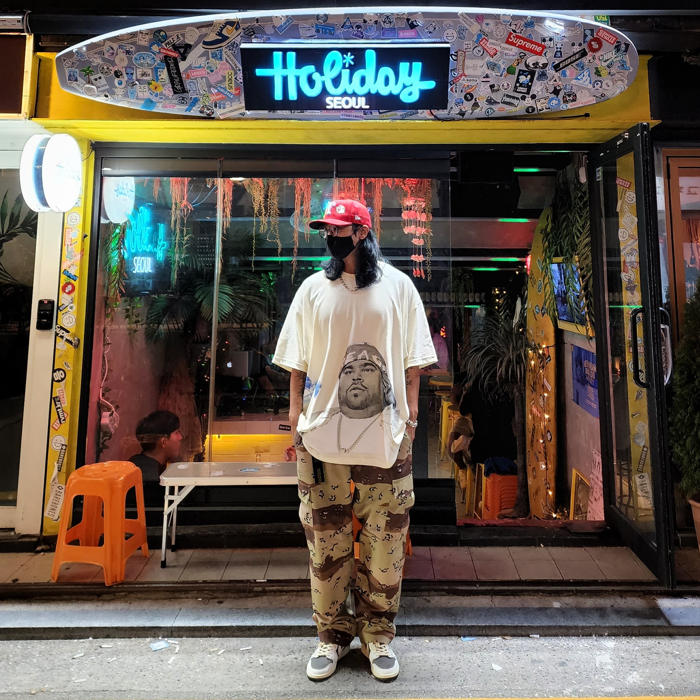 Jordan 1 x Travis Scott Retro Low OG SP Sail and Ridgerock 착용 스타일