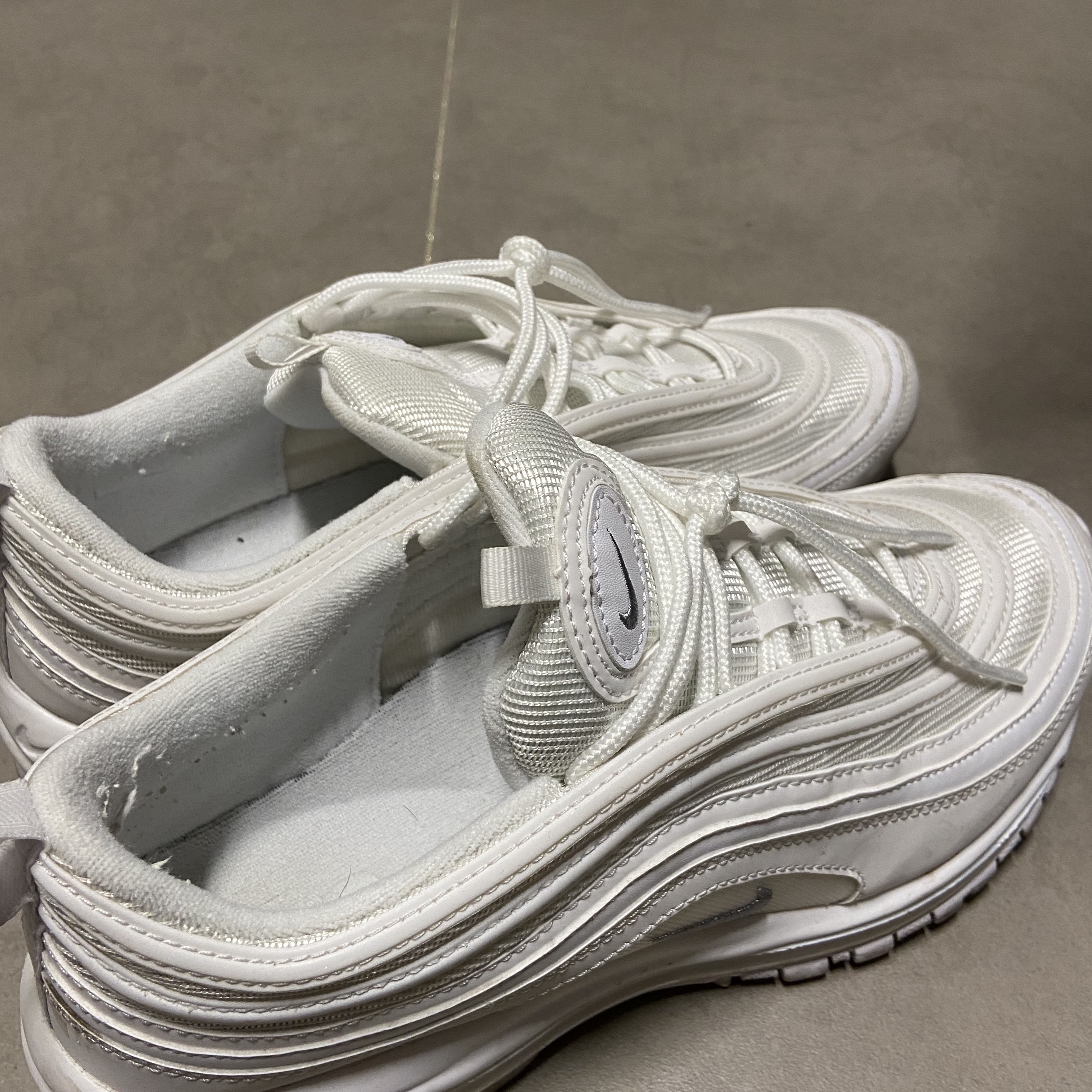 Nike Air Max 97 Triple White Wolf Grey 착용 스타일