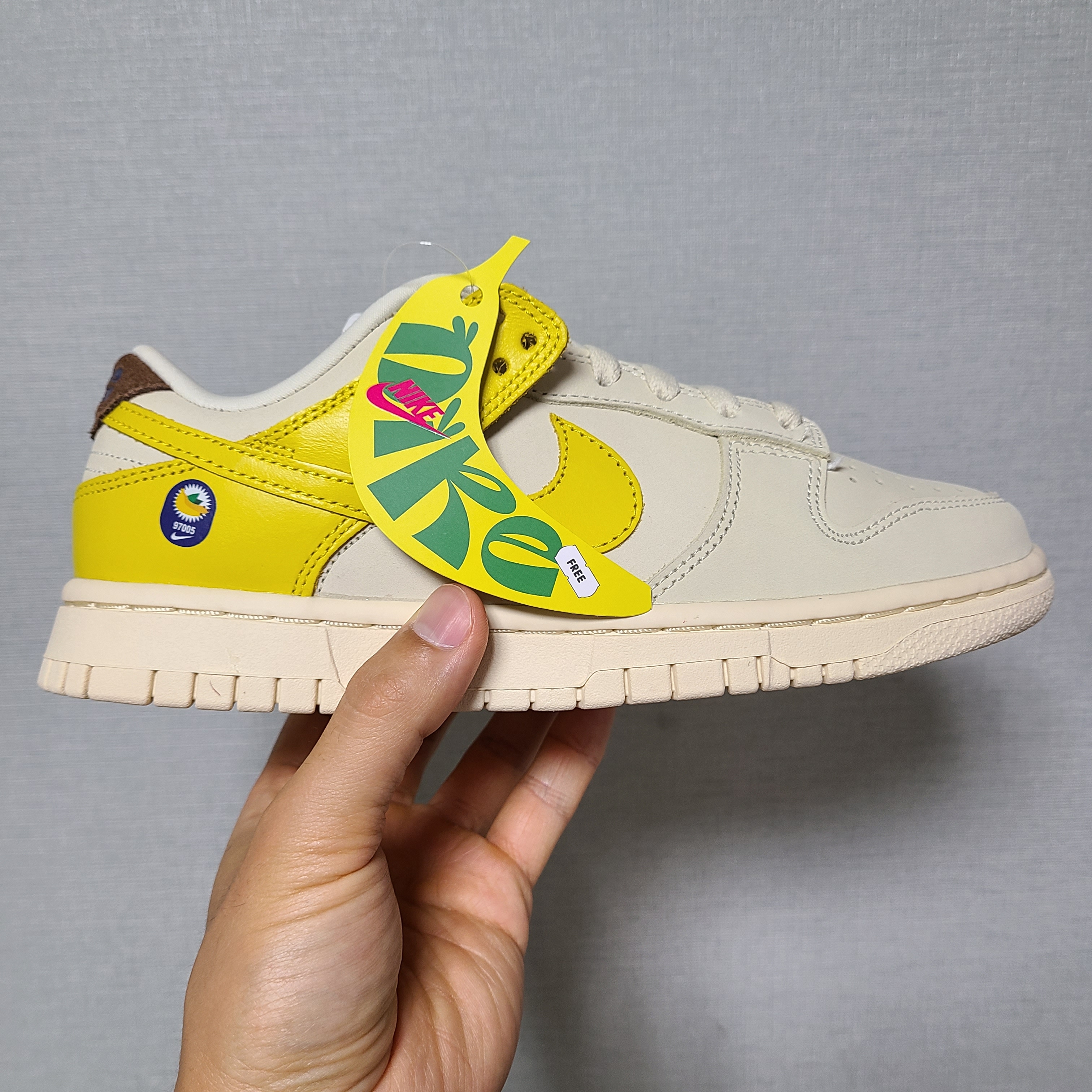 (W) Nike Dunk Low LX Banana 착용 스타일 - 1