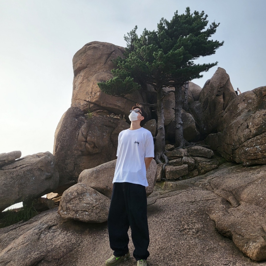 Nike x Supreme Shox Ride 2 SP Neutral Olive, Stussy Big Link T-Shirt White 착용 스타일 - 2
