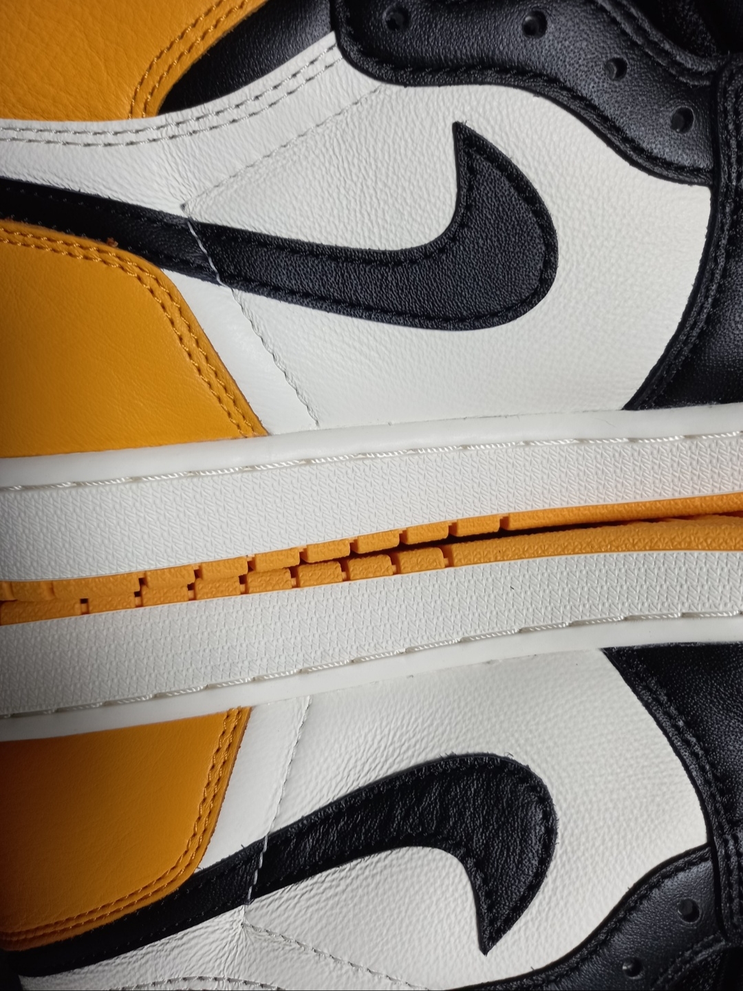 Jordan 1 Retro High OG Taxi 착용 스타일 - 2