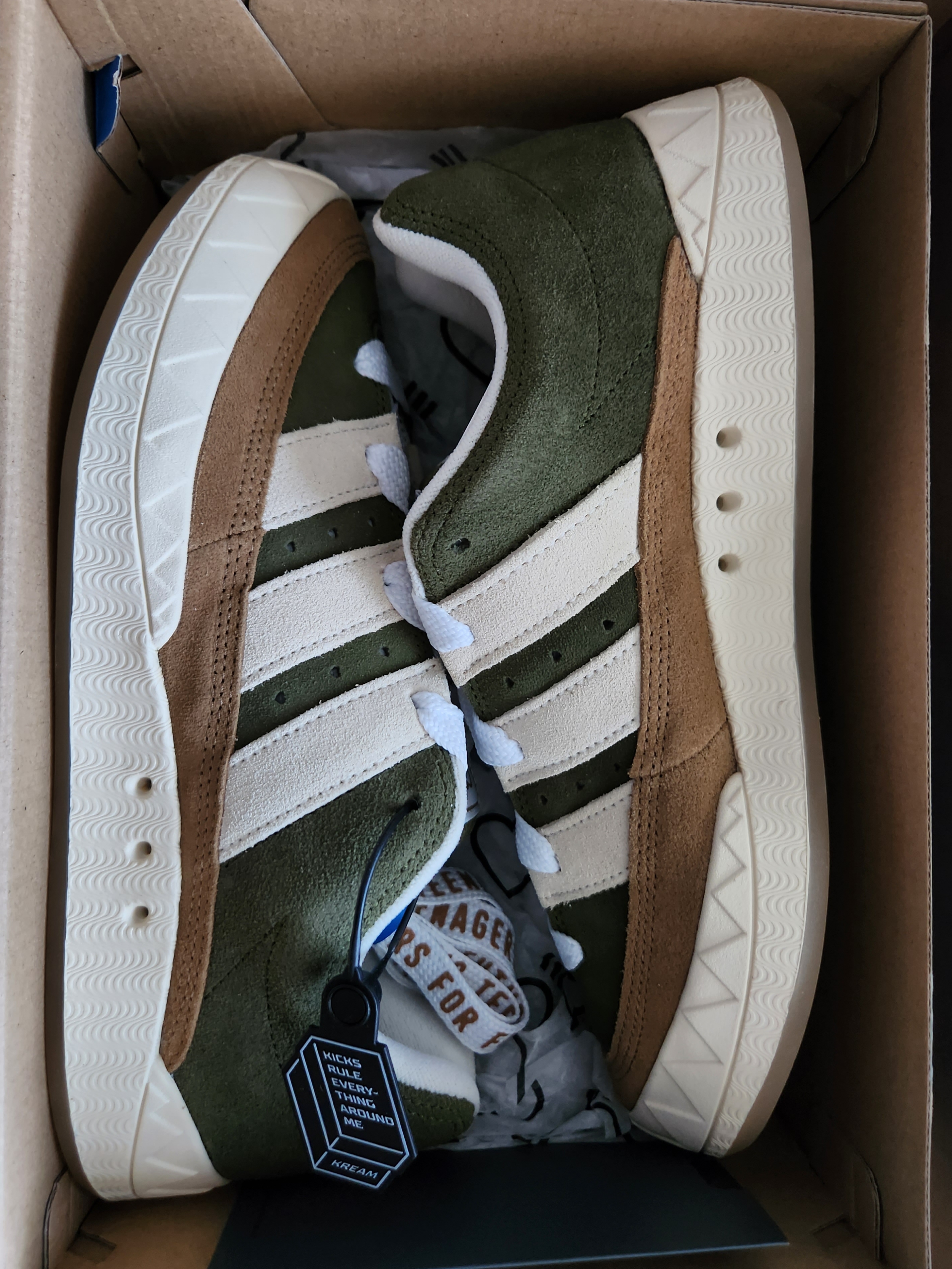 Adidas x Human Made Adimatic Brown 착용 스타일