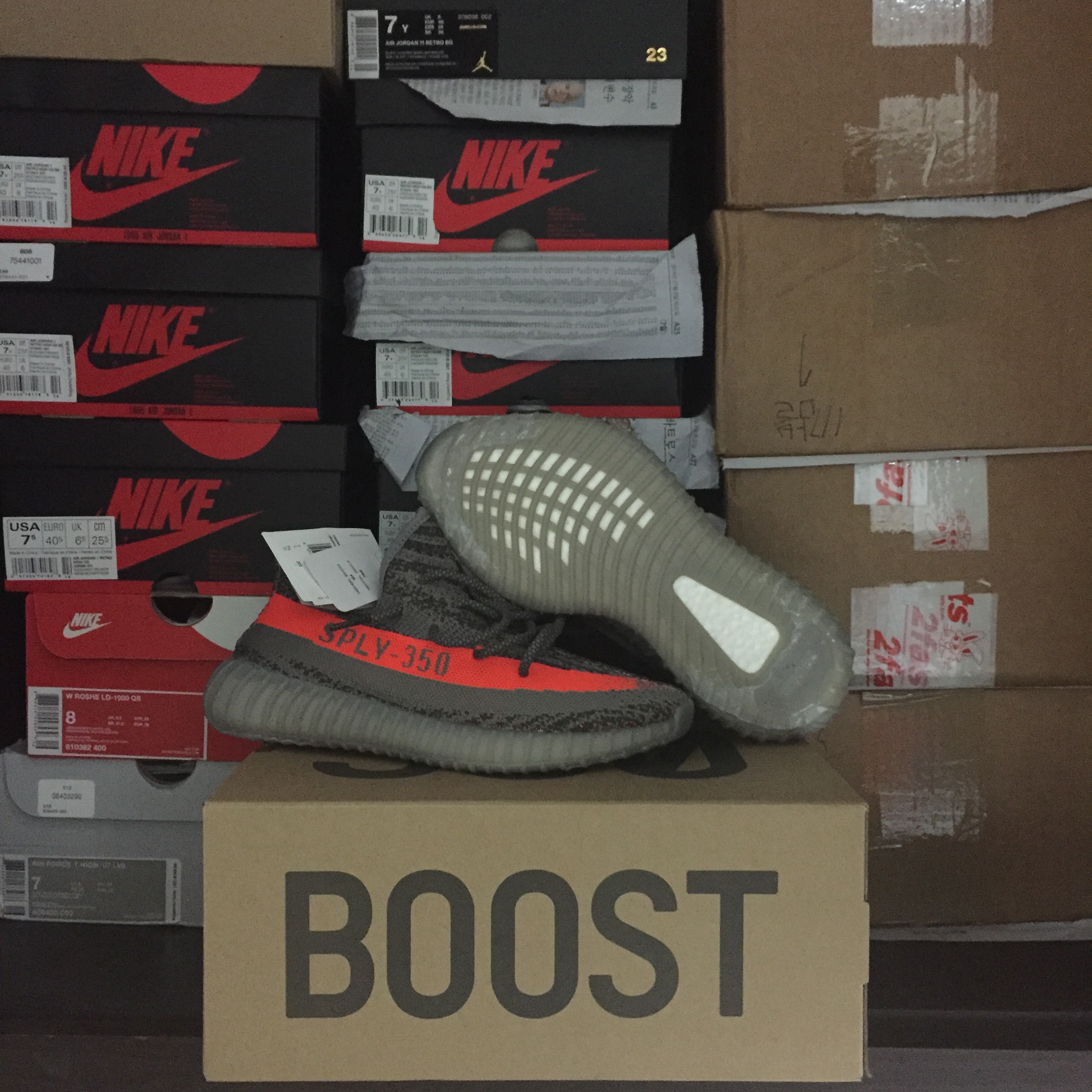 Adidas Yeezy Boost 350 V2 Beluga 착용 스타일