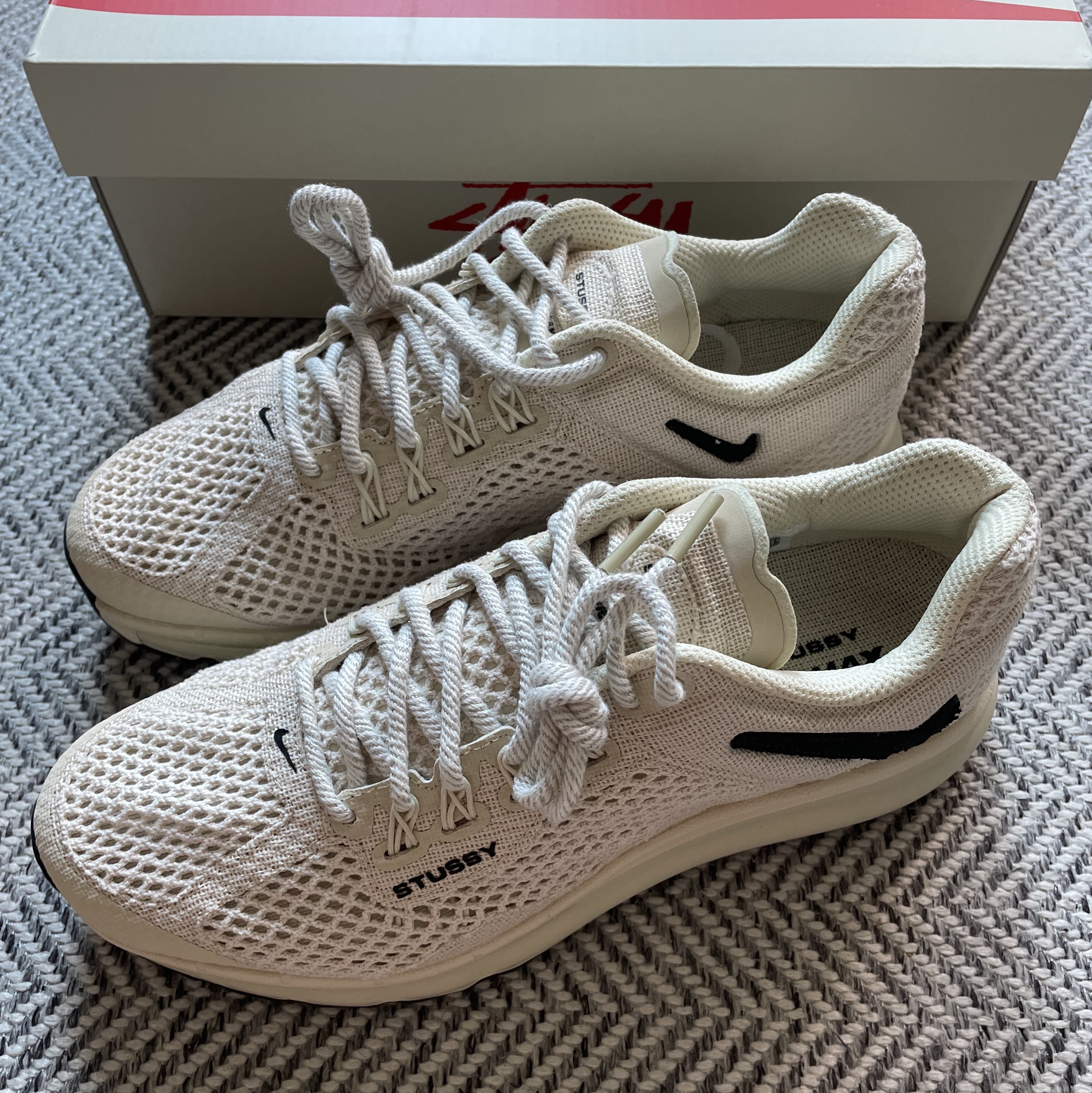 Nike x Stussy Air Max 2013 Fossil 착용 스타일
