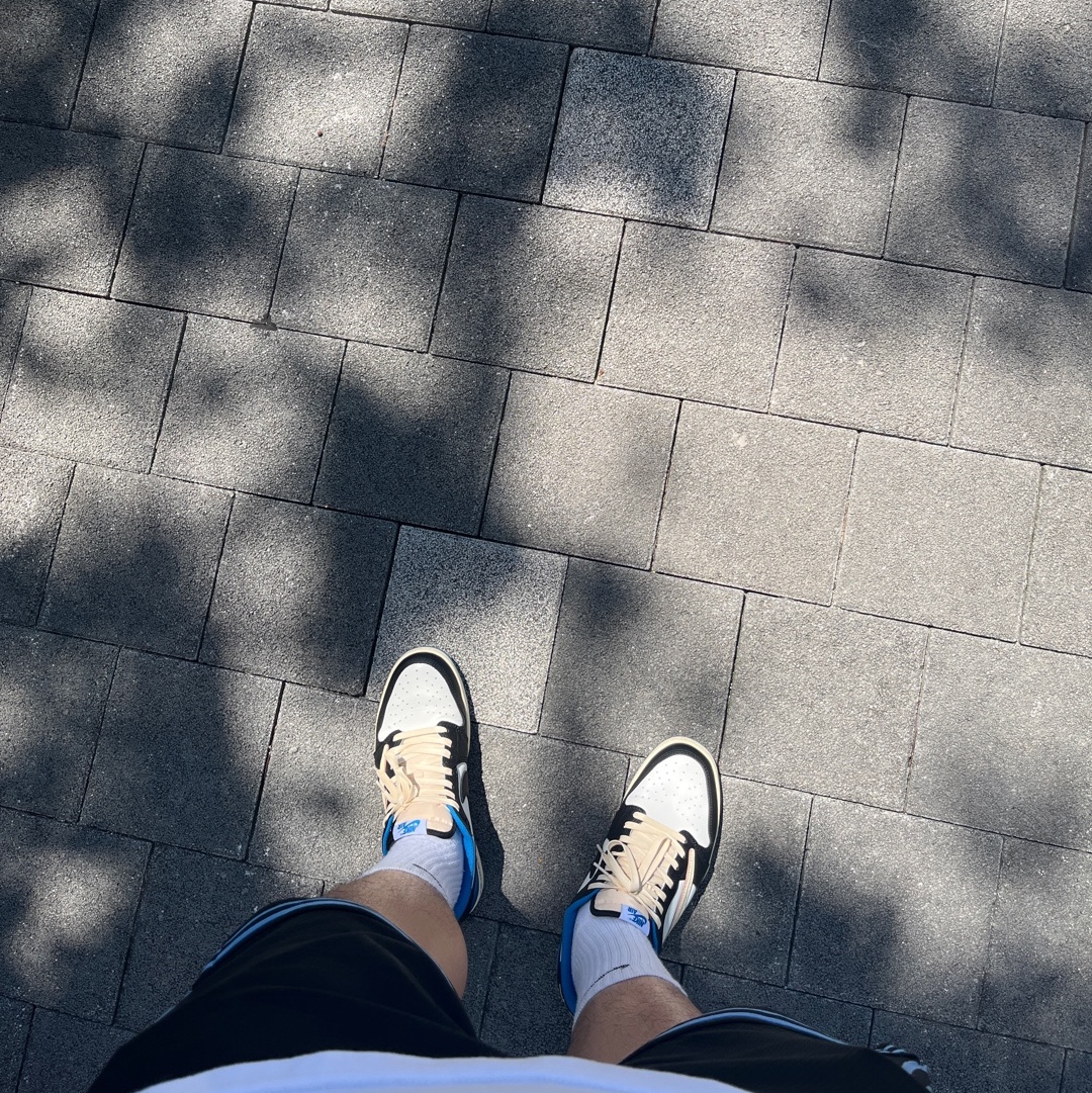 Jordan 1 x Travis Scott x Fragment Retro Low OG SP Military Blue 착용 스타일
