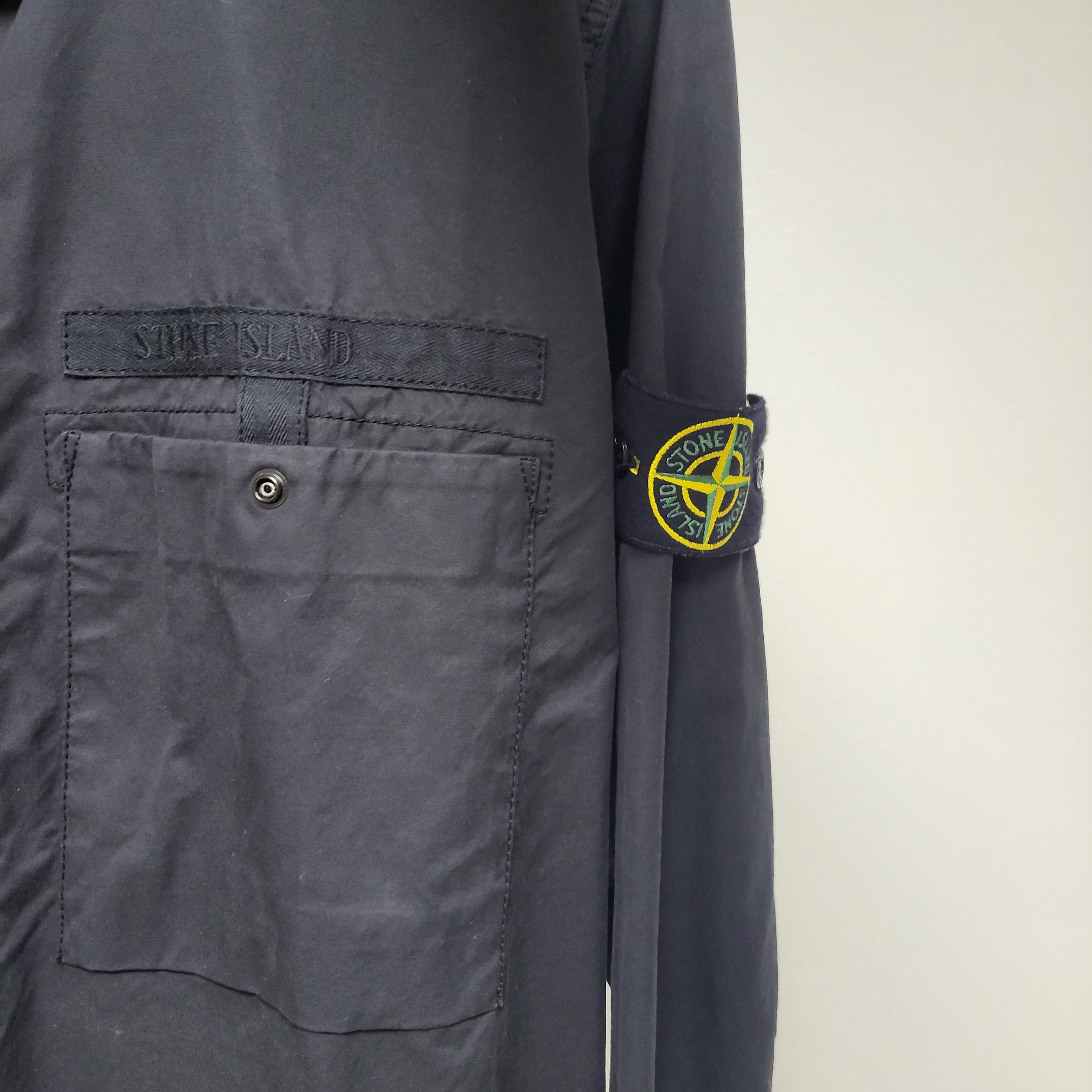 Stone Island 12619 Supima Cotton Twill Stretch-TC Garment Dyed Overshirt Black - 22SS 착용 스타일