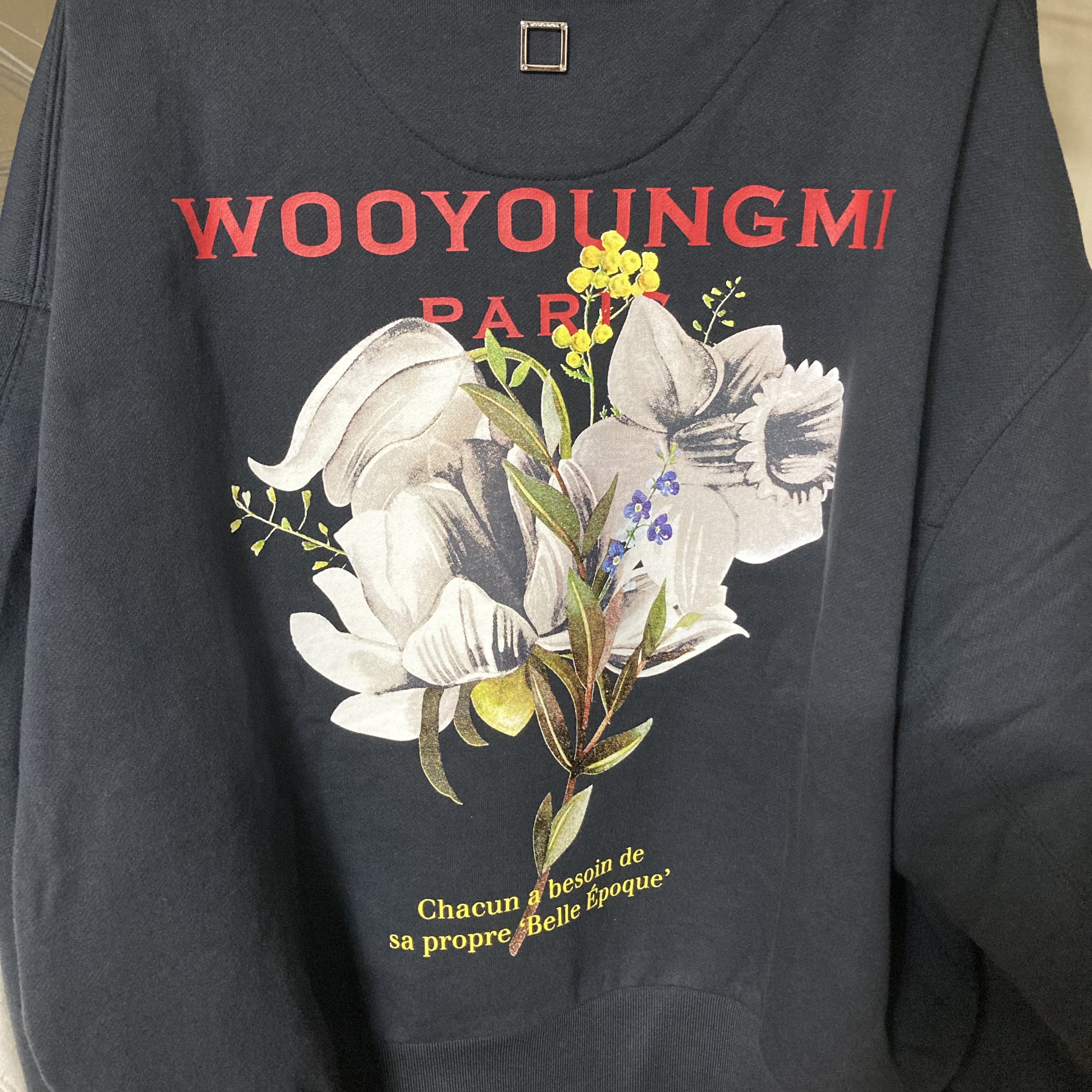 Wooyoungmi Flower Print Back Logo Sweatshirt Navy - 22SS 착용 스타일