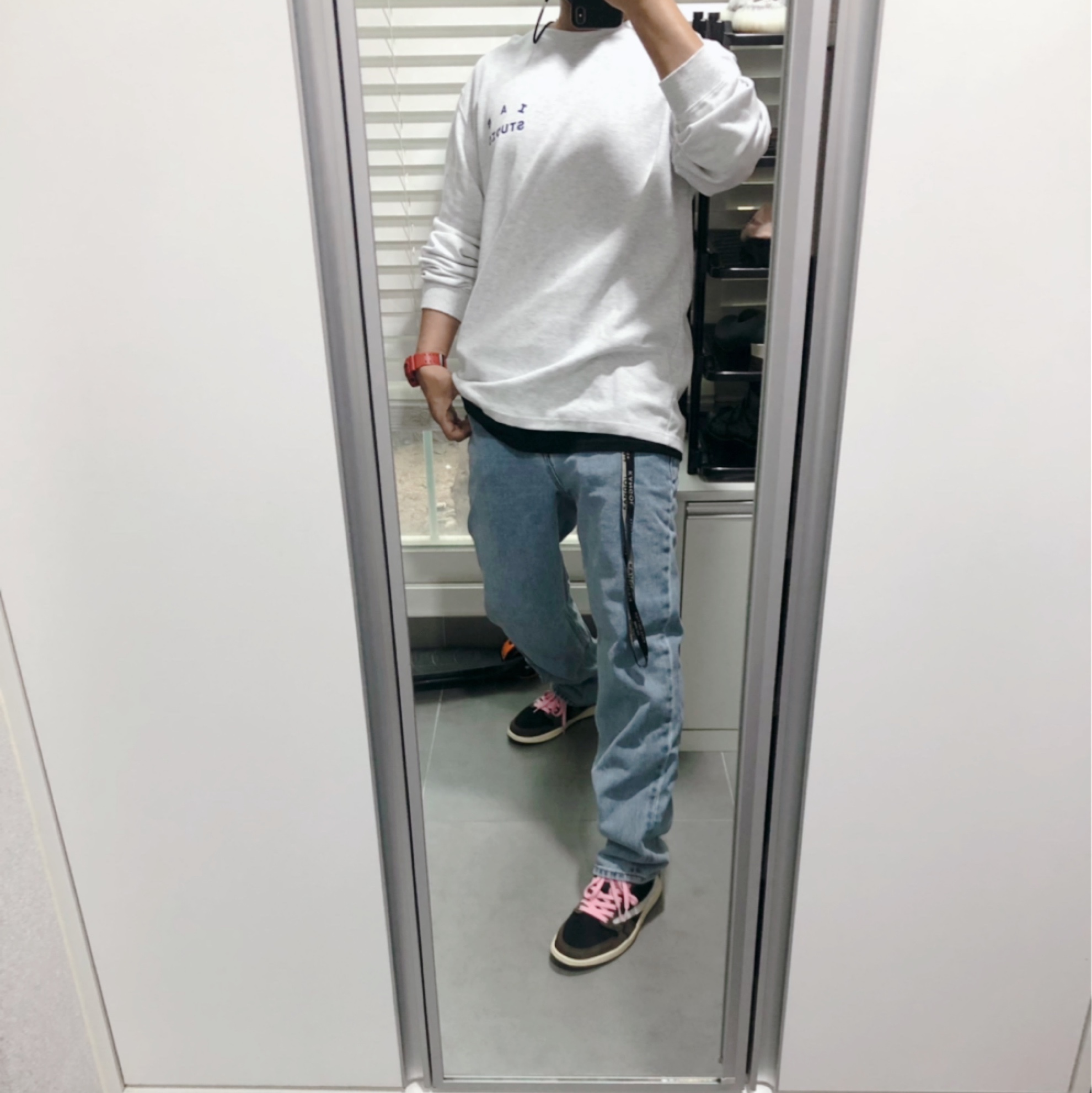 IAB Studio Long Sleeve Light Gray, Jordan 1 x Travis Scott Retro Low OG SP Mocha 착용 스타일 - 1