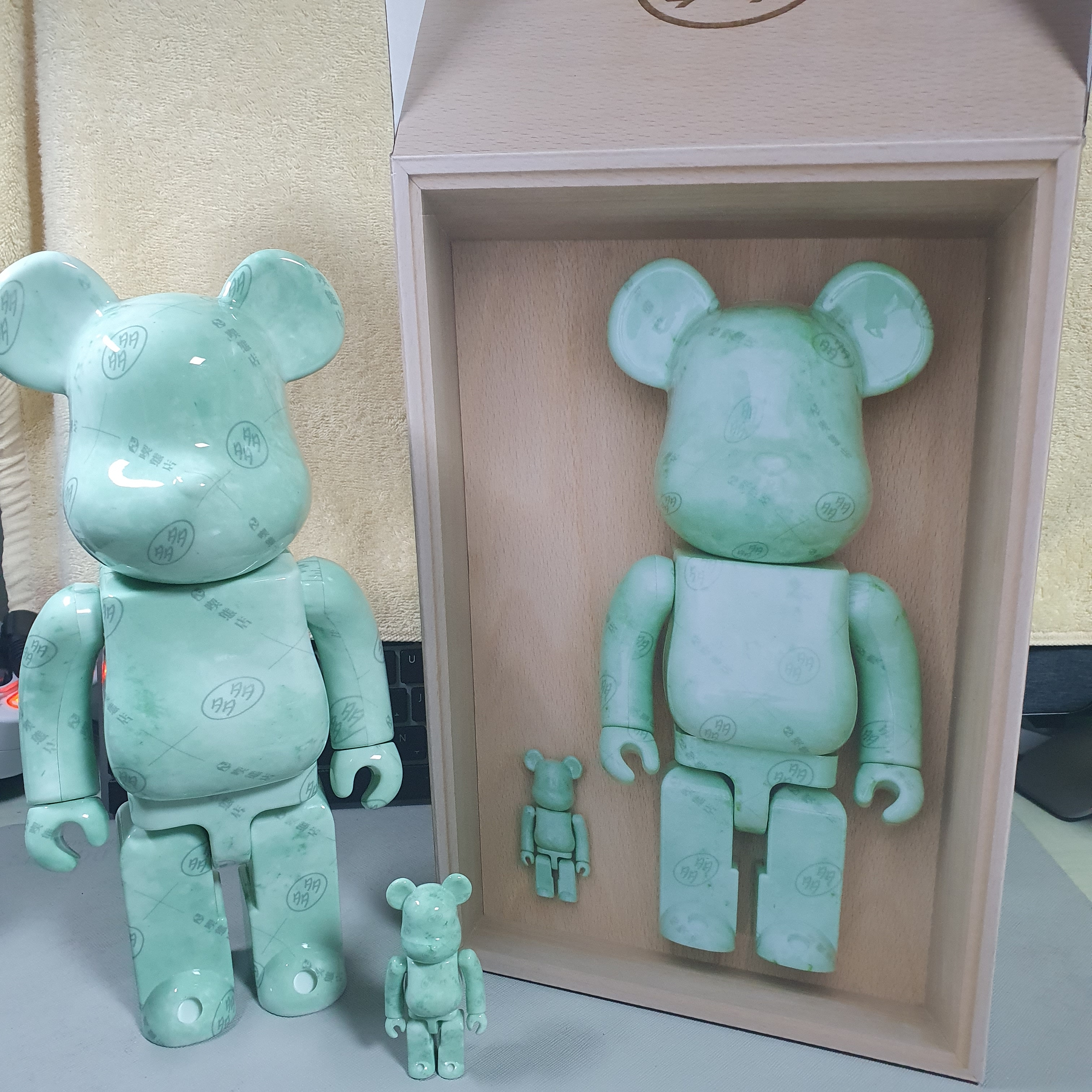 Bearbrick x Dada 100% & 400% Set 착용 스타일