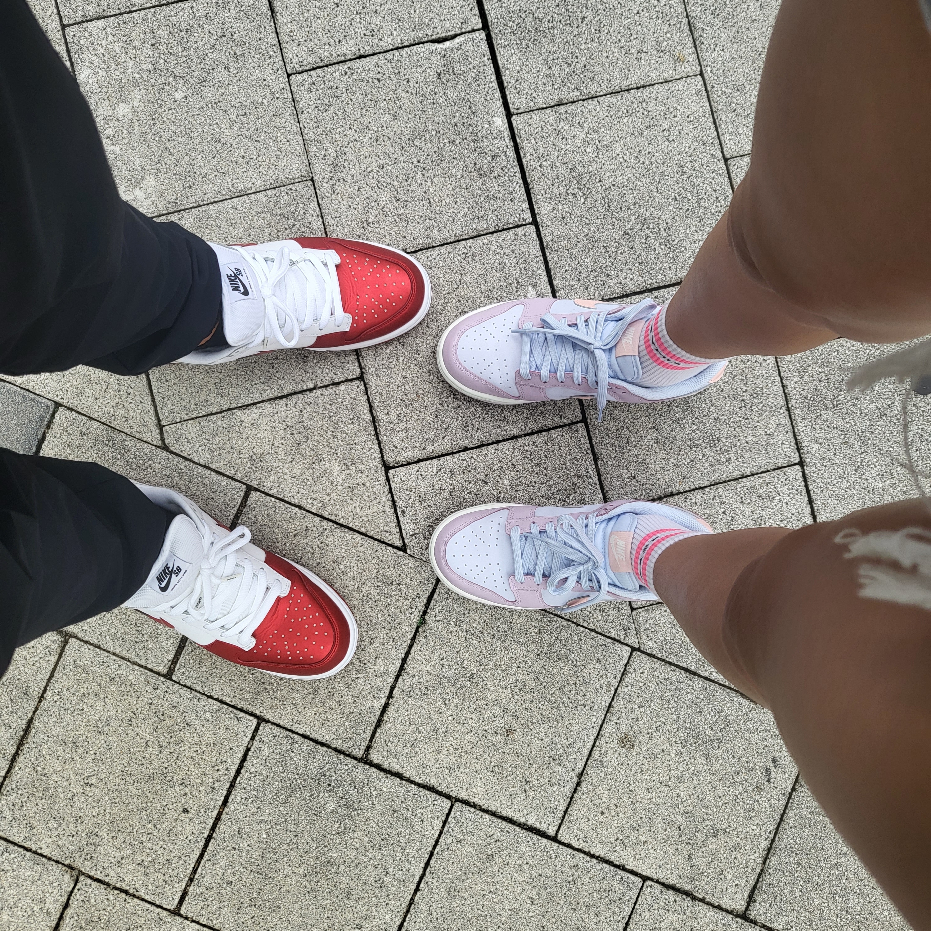 (W) Nike Dunk Low Atmosphere Pink, Nike x Supreme SB Dunk Low Jewel Swoosh Red 착용 스타일