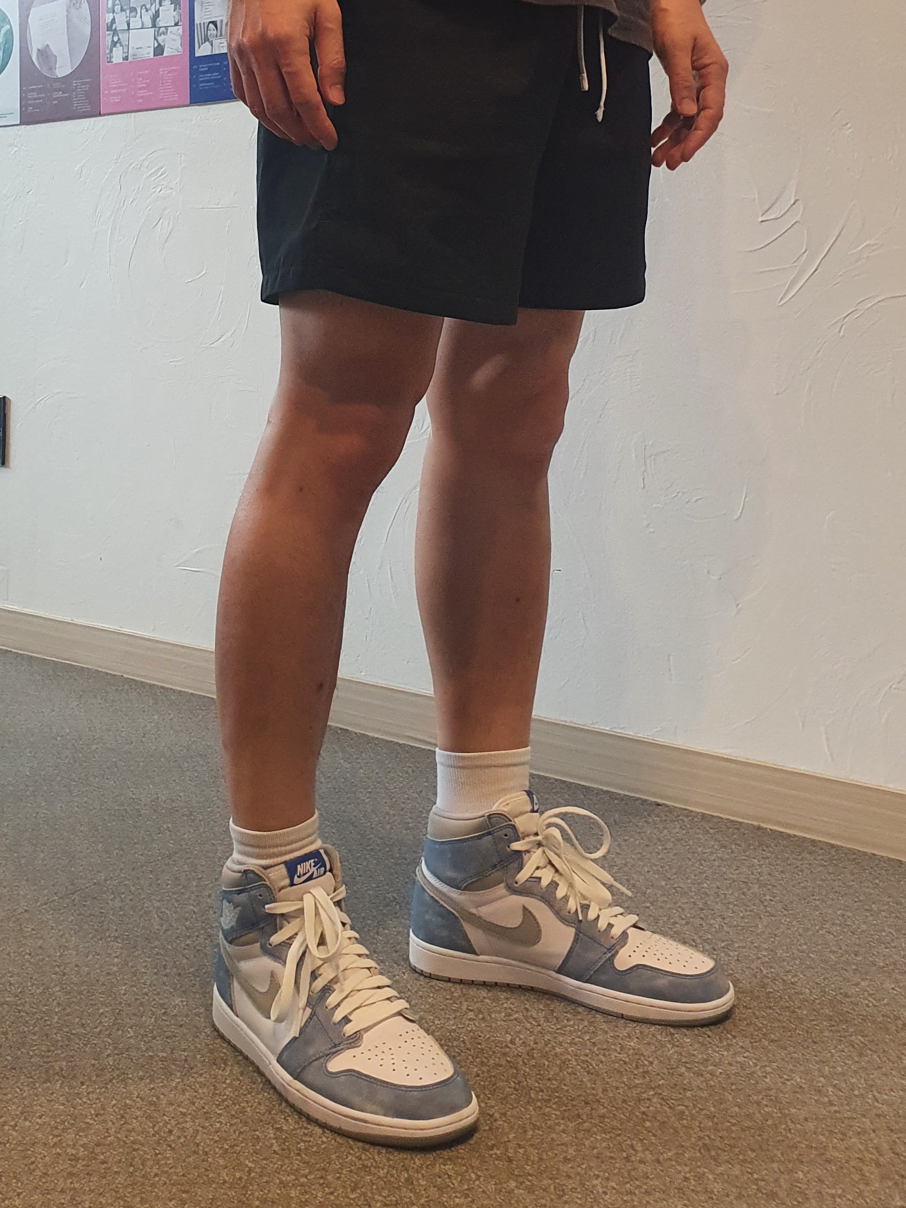 Jordan 1 Retro High OG Hyper Royal 착용 스타일