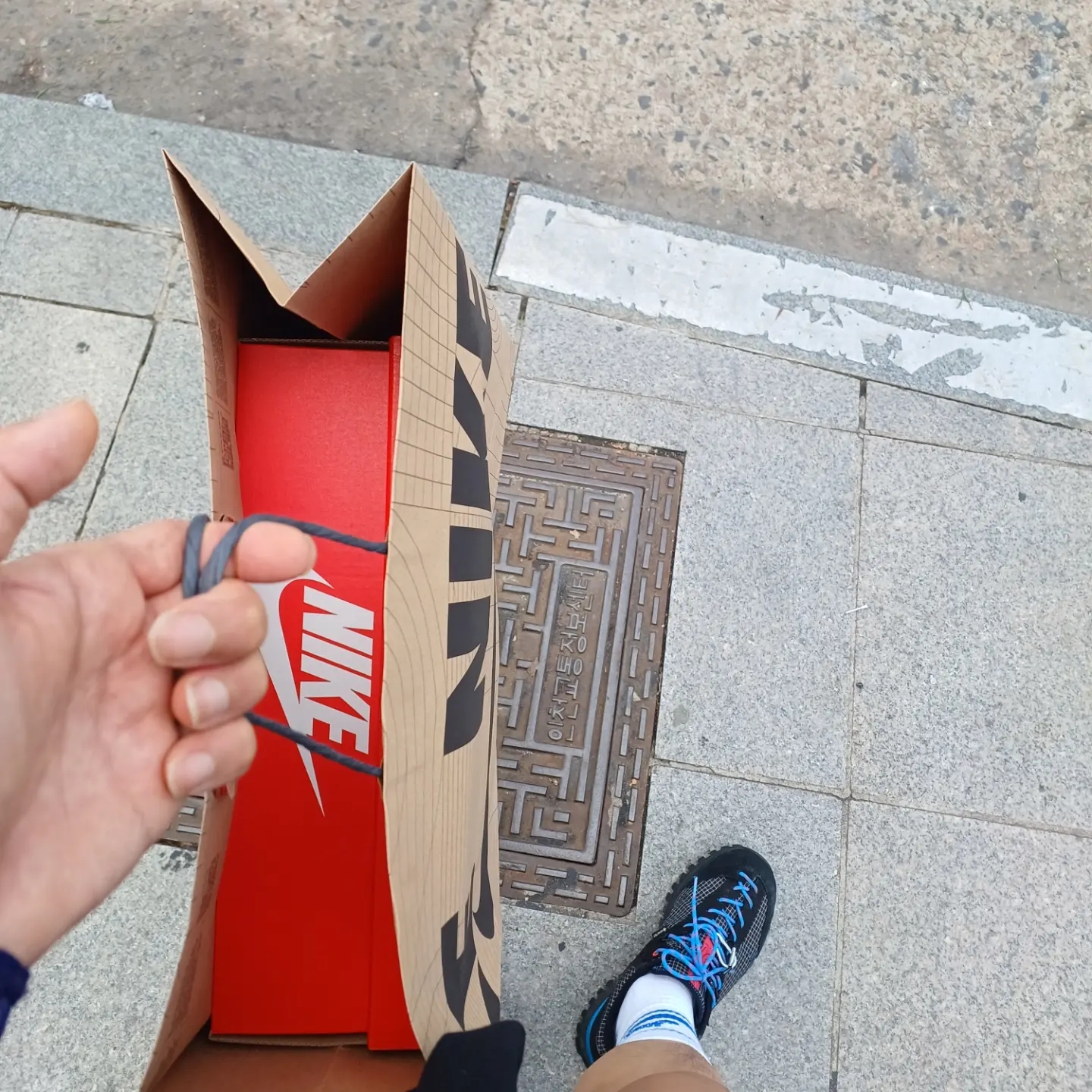 Nike Dunk Low Retro Black 착용 스타일 - 2