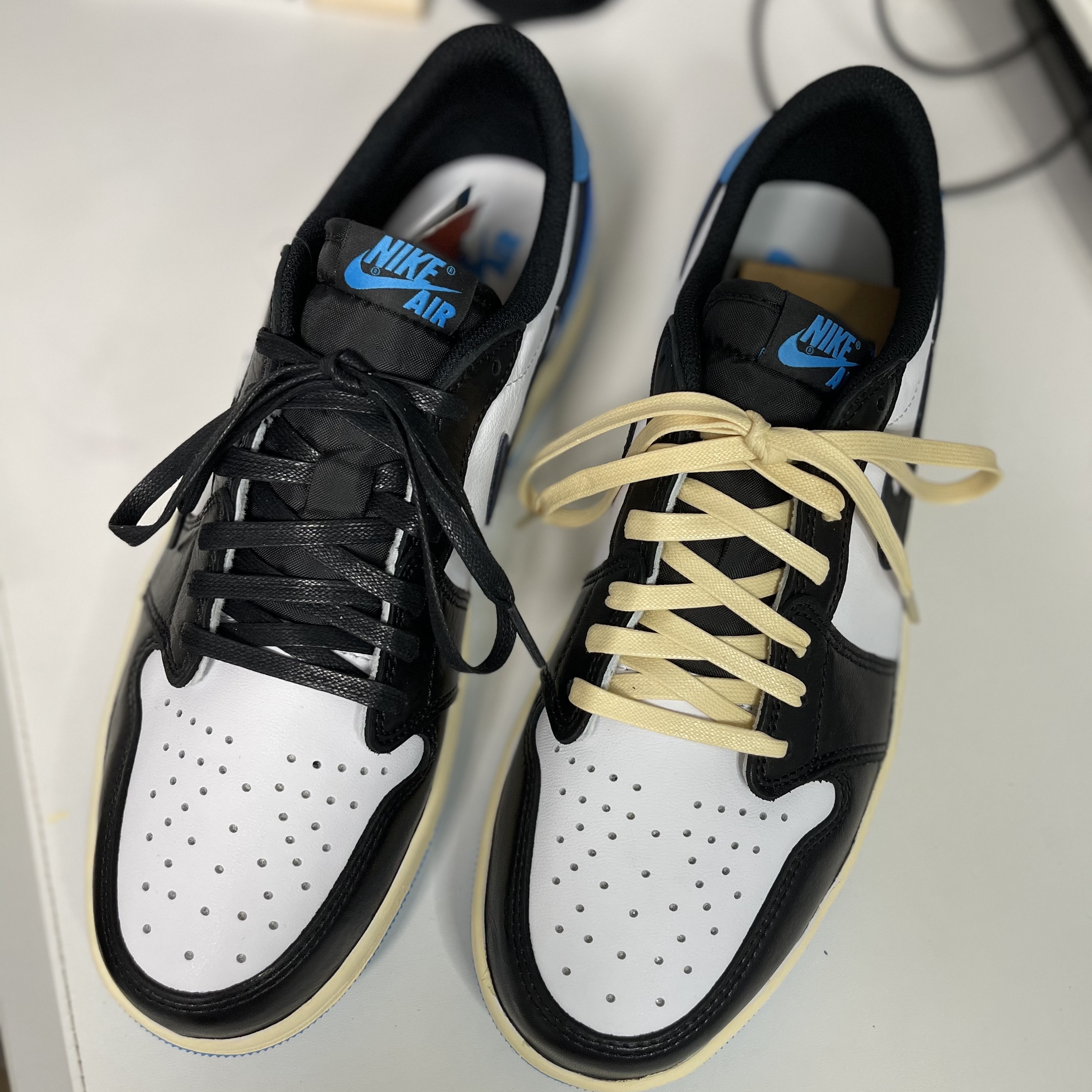 Jordan 1 Retro Low OG Black and Dark Powder Blue, Jordan 1 x Travis Scott x Fragment Retro Low OG SP Military Blue 착용 스타일 - 3