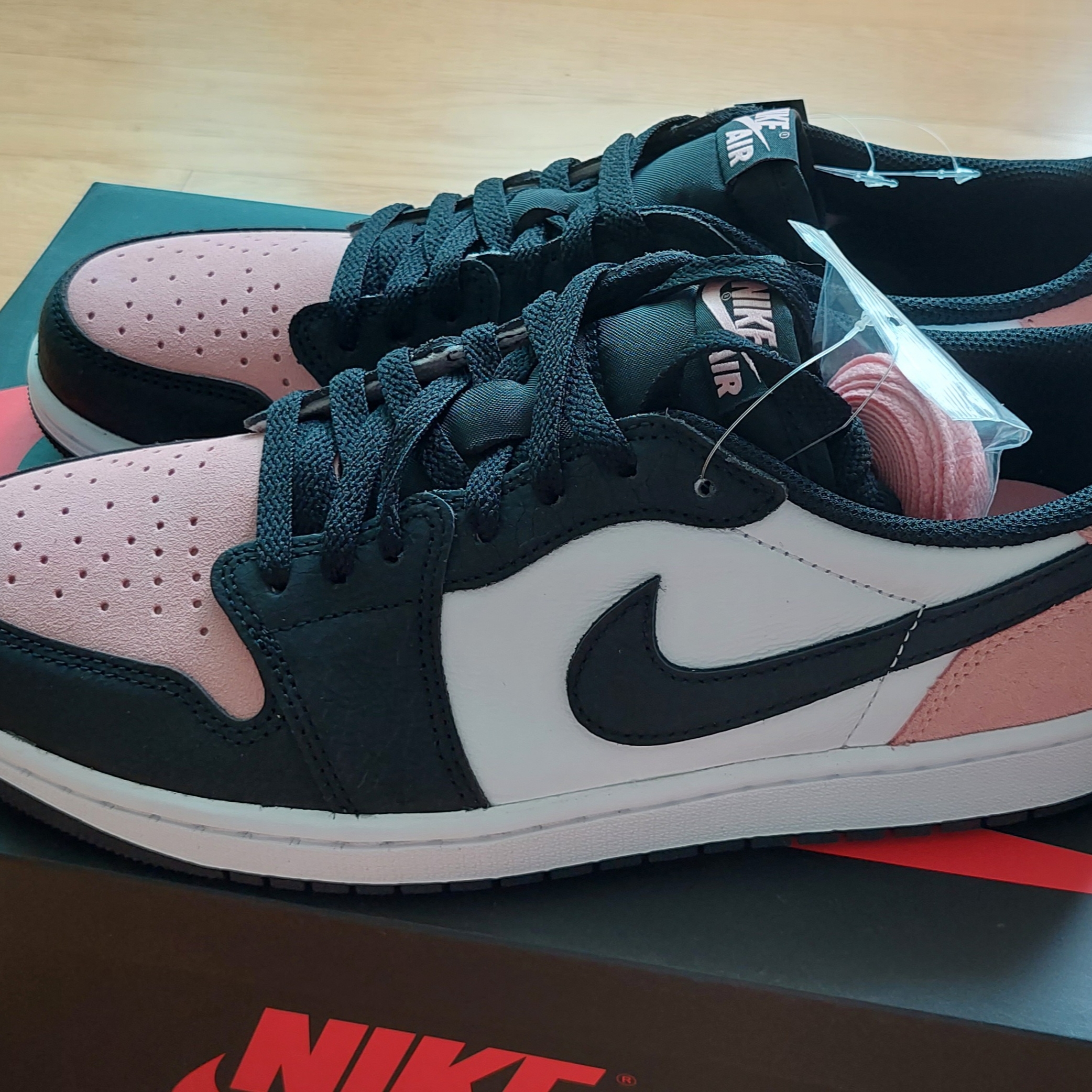 Jordan 1 Retro Low OG Bleached Coral 착용 스타일 - 4