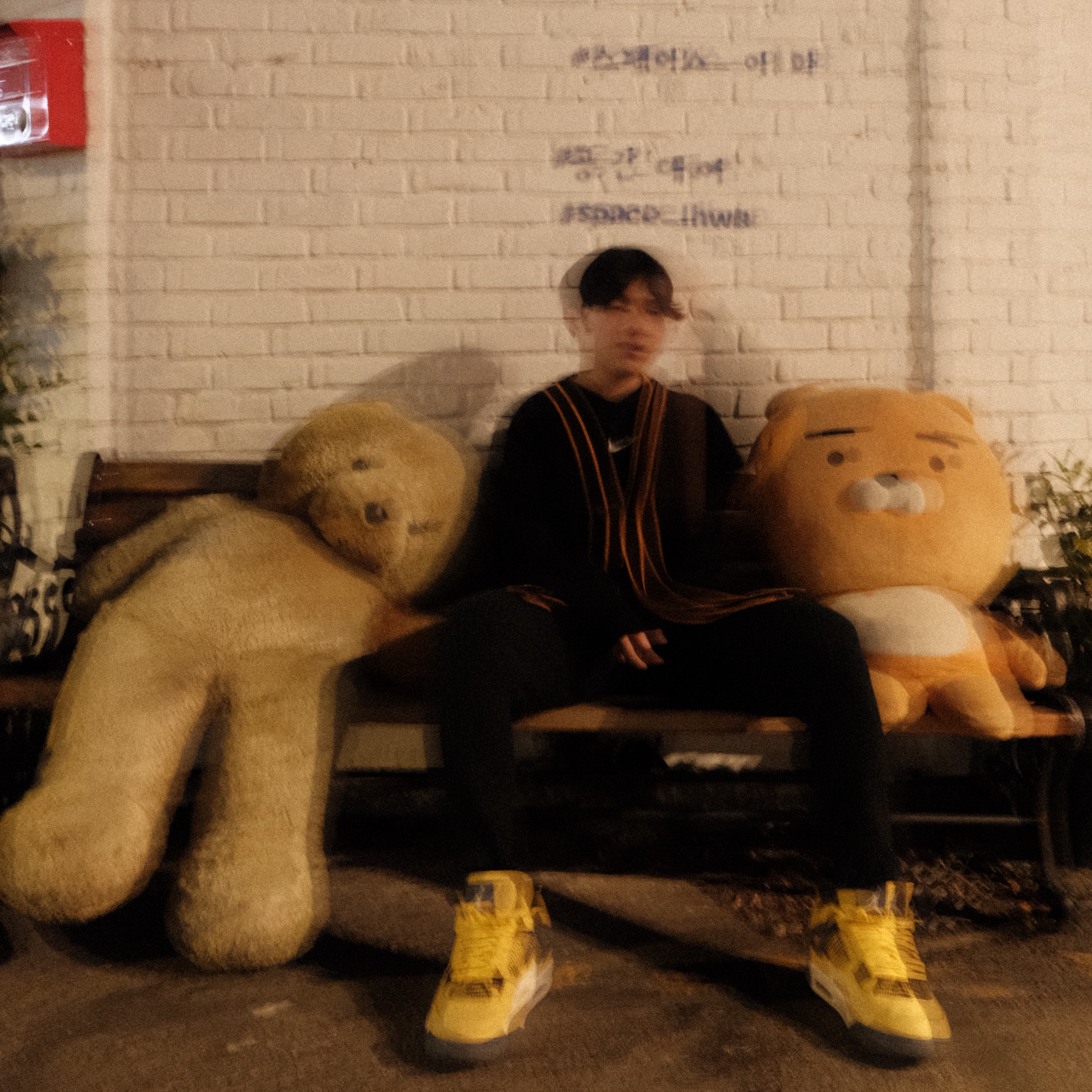 Jordan 4 Retro Tour Yellow (Special Ver.) 착용 스타일