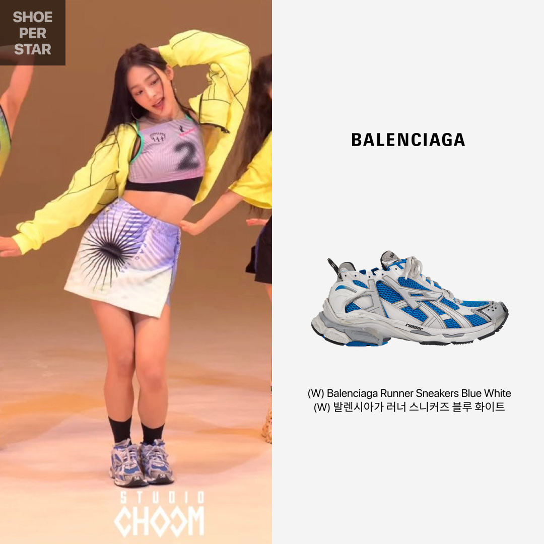 (W) Balenciaga Spray Paint Logo Jacket Denim, Balenciaga Track Sneakers Grey White 2019 착용 스타일 - 5
