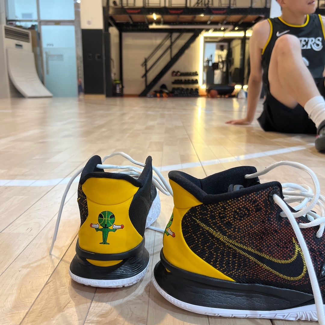 Nike Kyrie 7 EP Raygun 착용 스타일