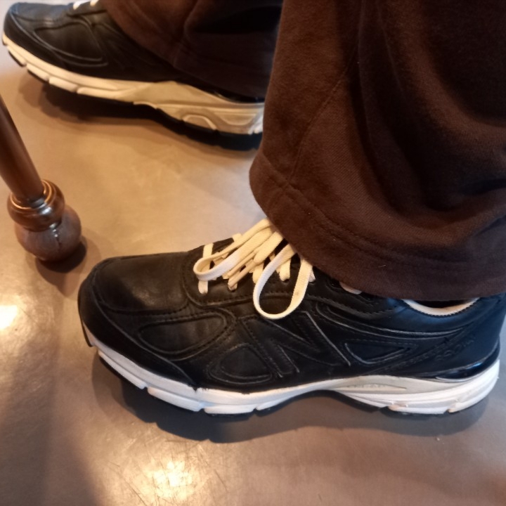New Balance 990v4 Made in USA Black 착용 스타일
