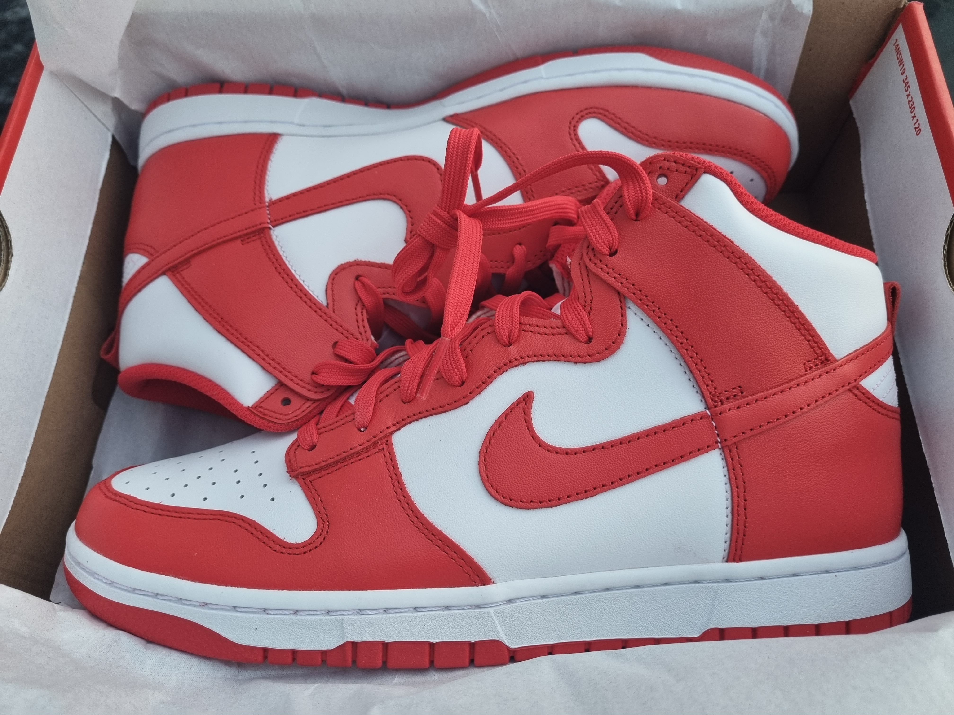 Nike Dunk High Retro Championship White and Red 착용 스타일