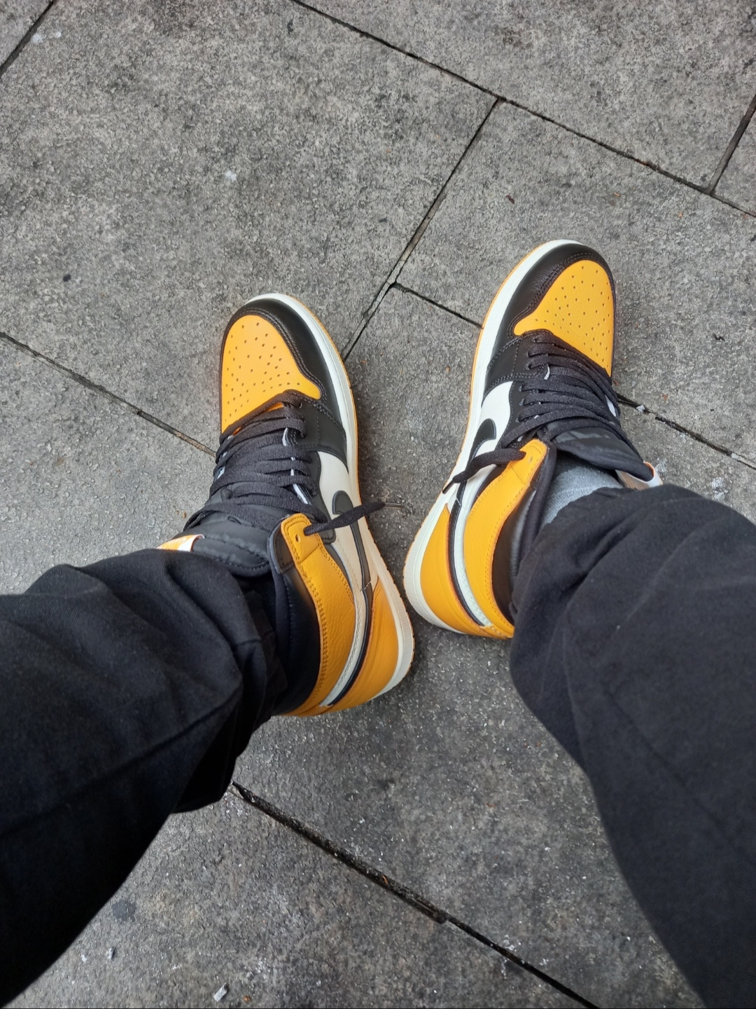 Jordan 1 Retro High OG Taxi 착용 스타일 - 3
