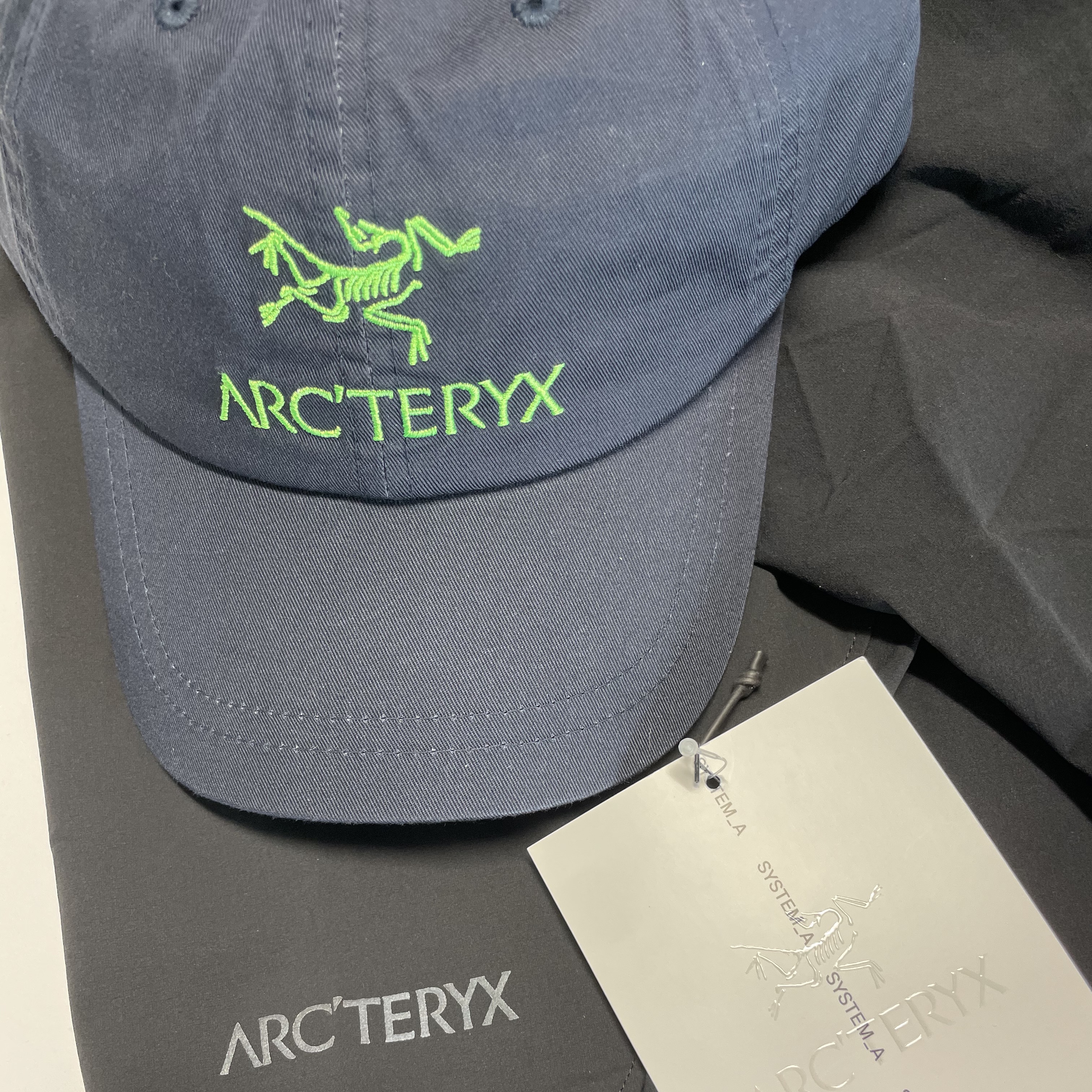 Palace x Arc'teryx 6-Panel Indigo - 20FW 착용 스타일