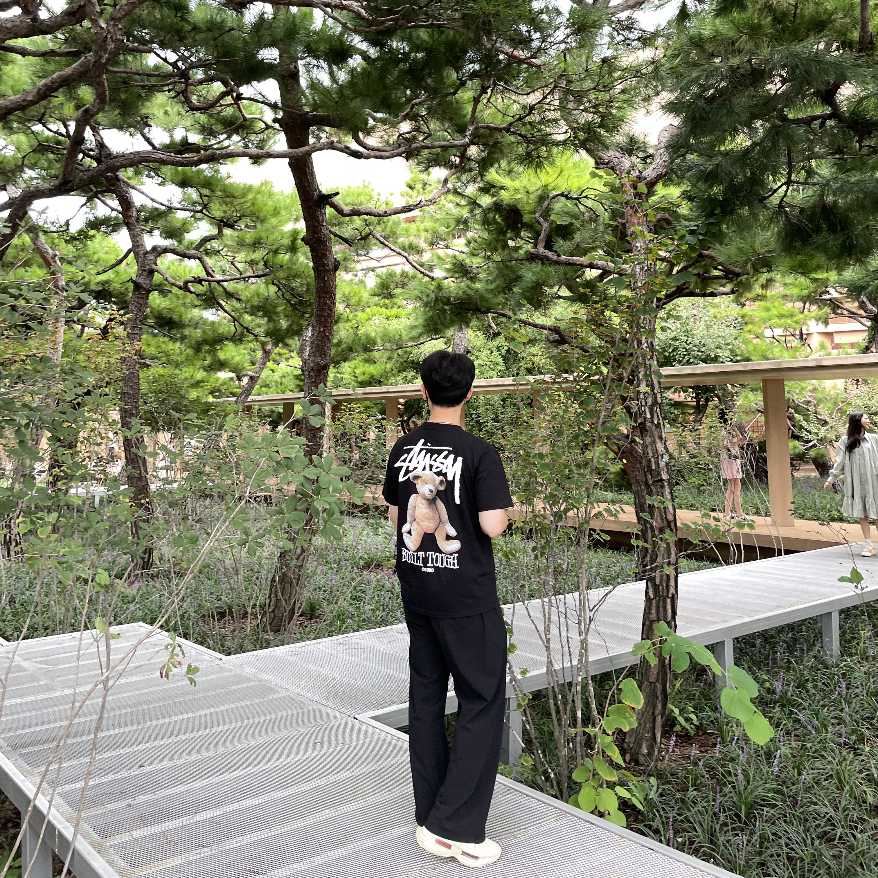 Stussy Built Tough T-Shirt Black, Gucci Rhyton Leather Sneakers Logo 착용 스타일