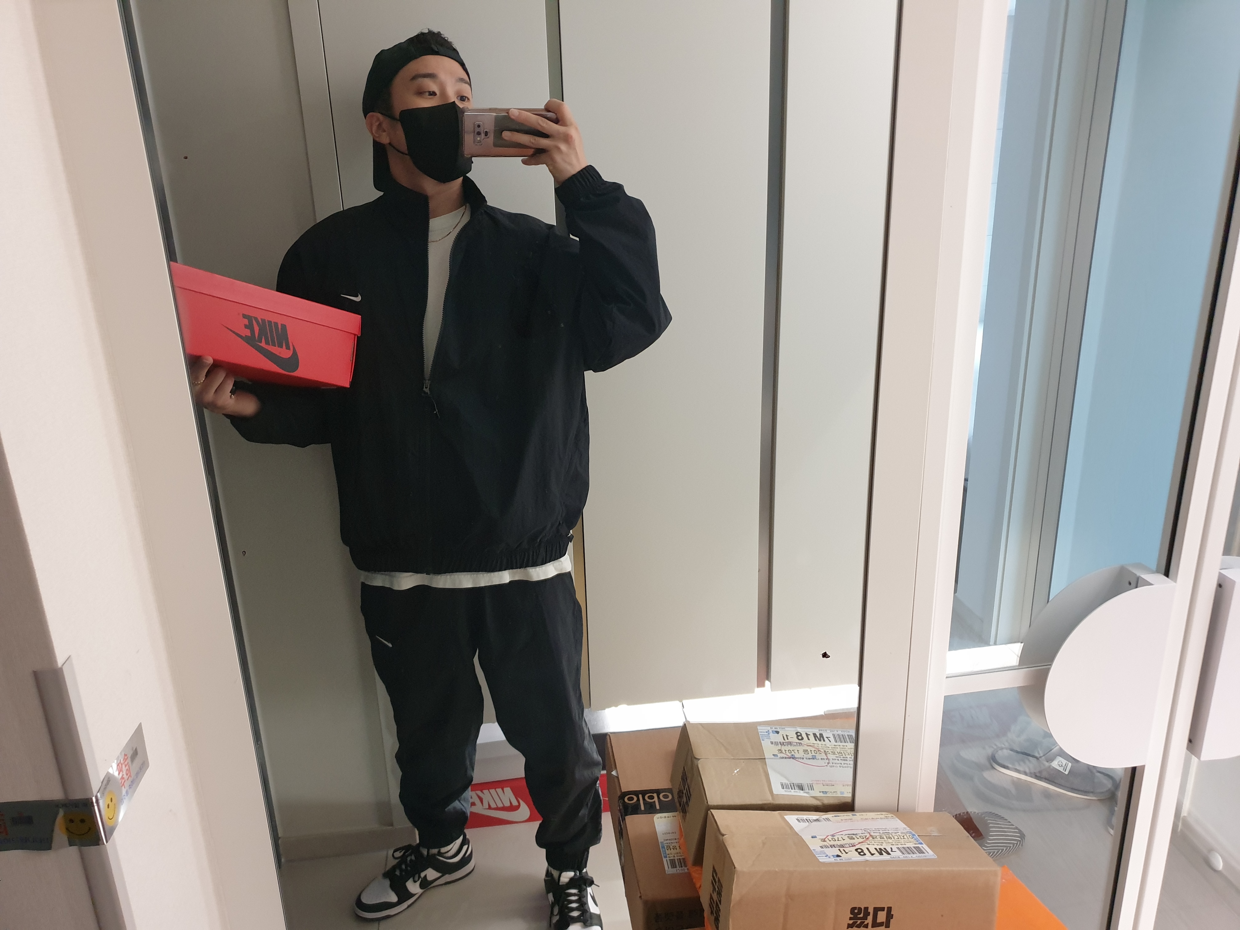 Nike NRG Solo Swoosh Woven Track Jacket Black - Asia, Nike NRG Solo Swoosh Woven Track Pants Black White - Asia 착용 스타일