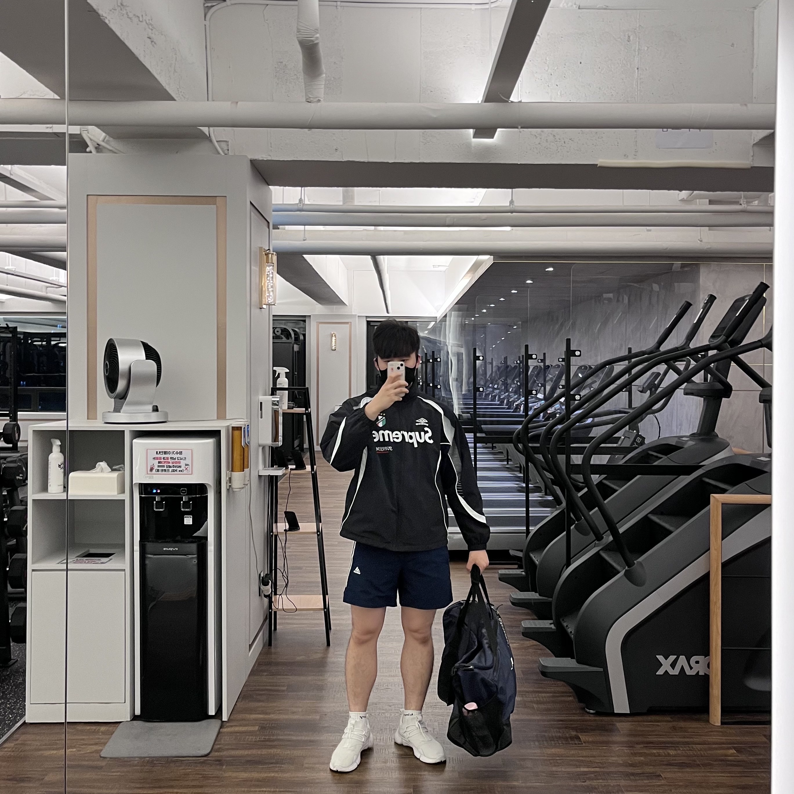 Supreme x Umbro Track Jacket Black - 22SS 착용 스타일